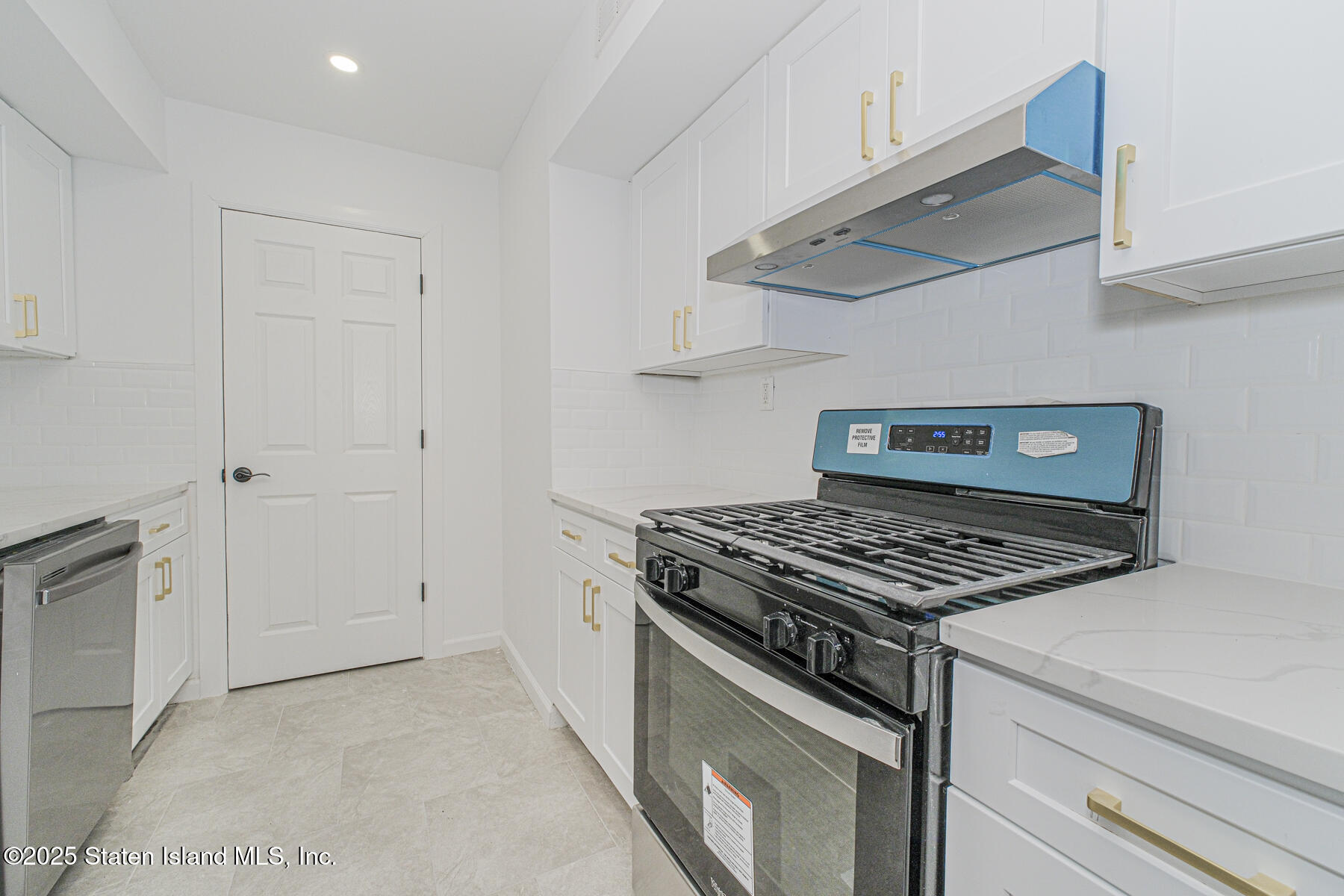 94 Wolkoff Lane, Staten Island, NY, 10303 image 13