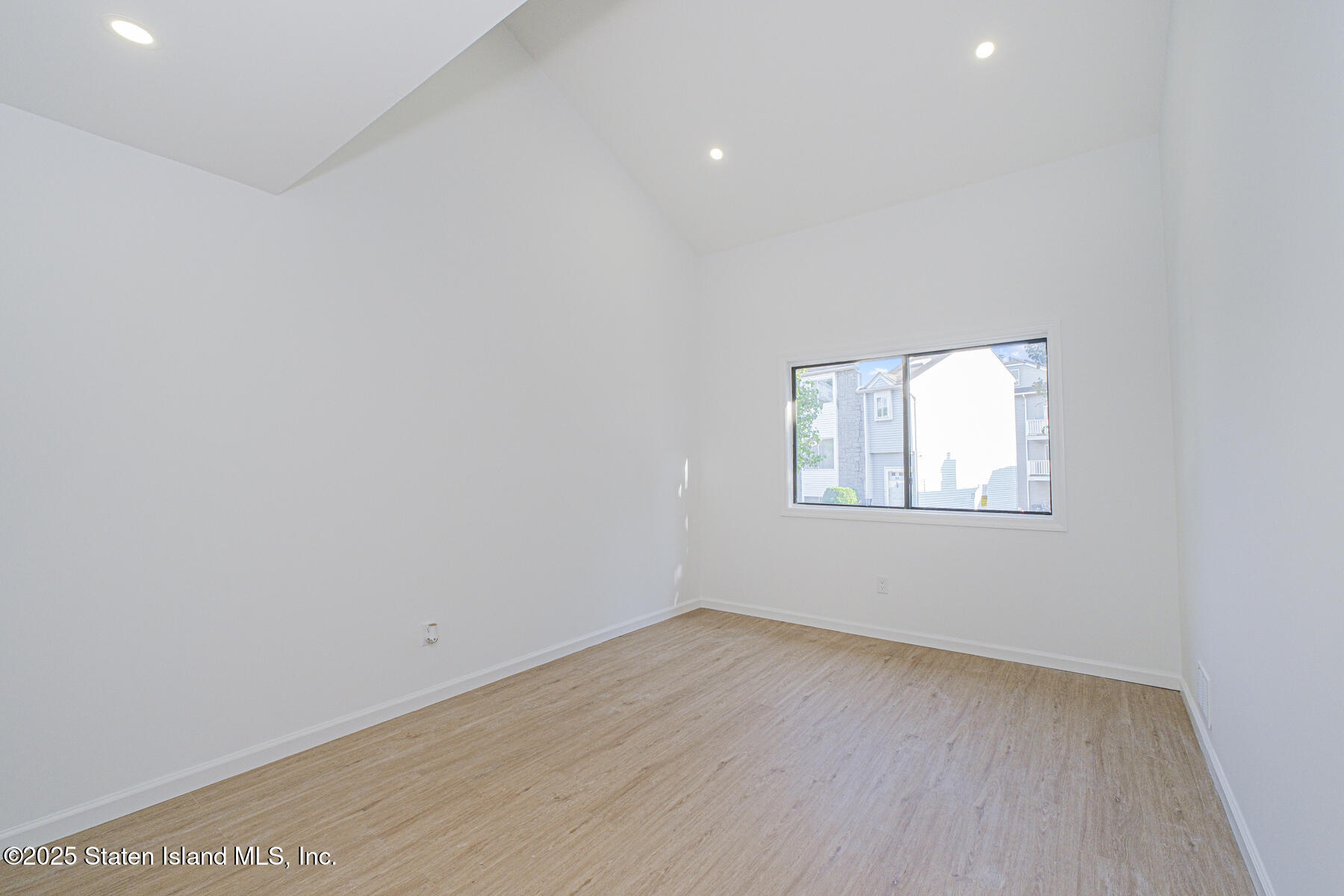 94 Wolkoff Lane, Staten Island, NY, 10303 image 15