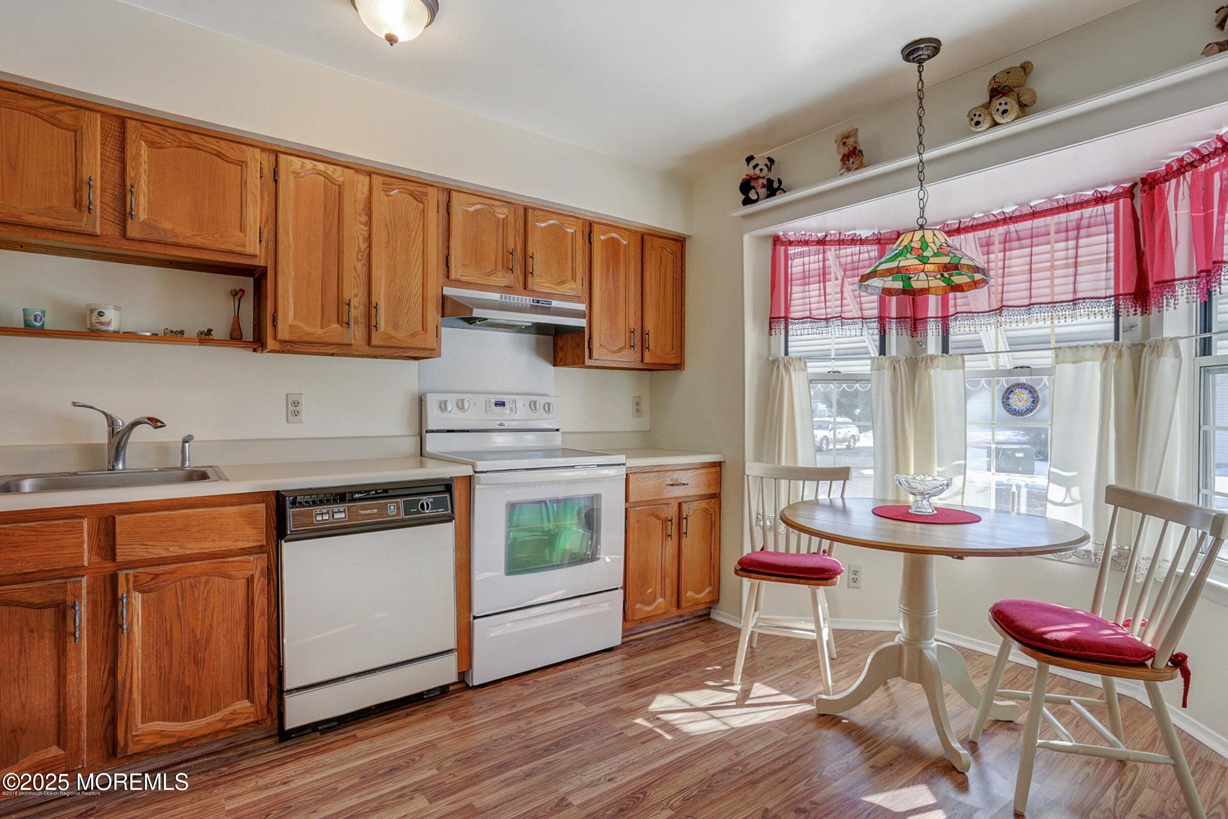 11B Amherst Road 64 Image 4
