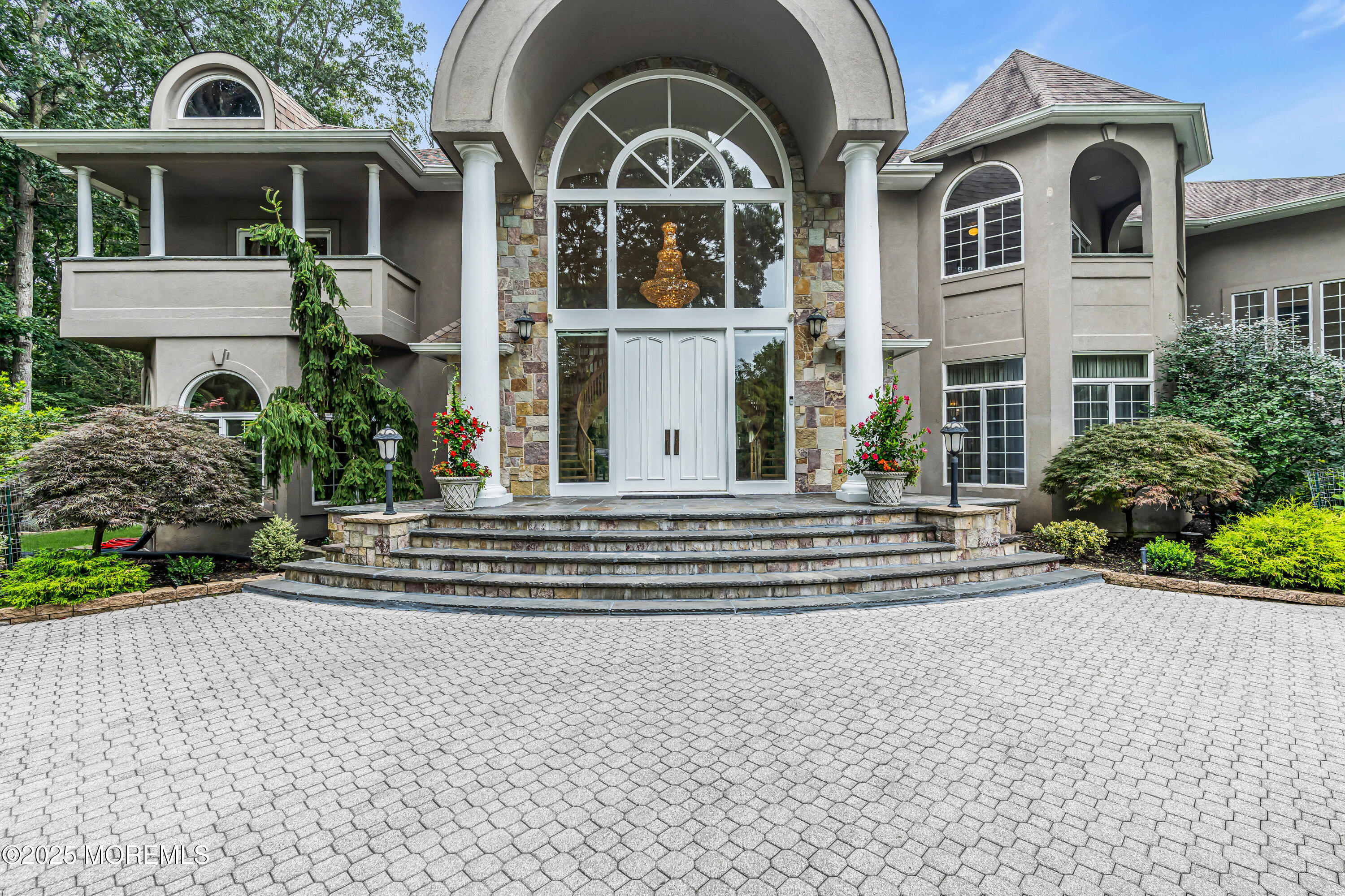 2101 Friar Court Image 3
