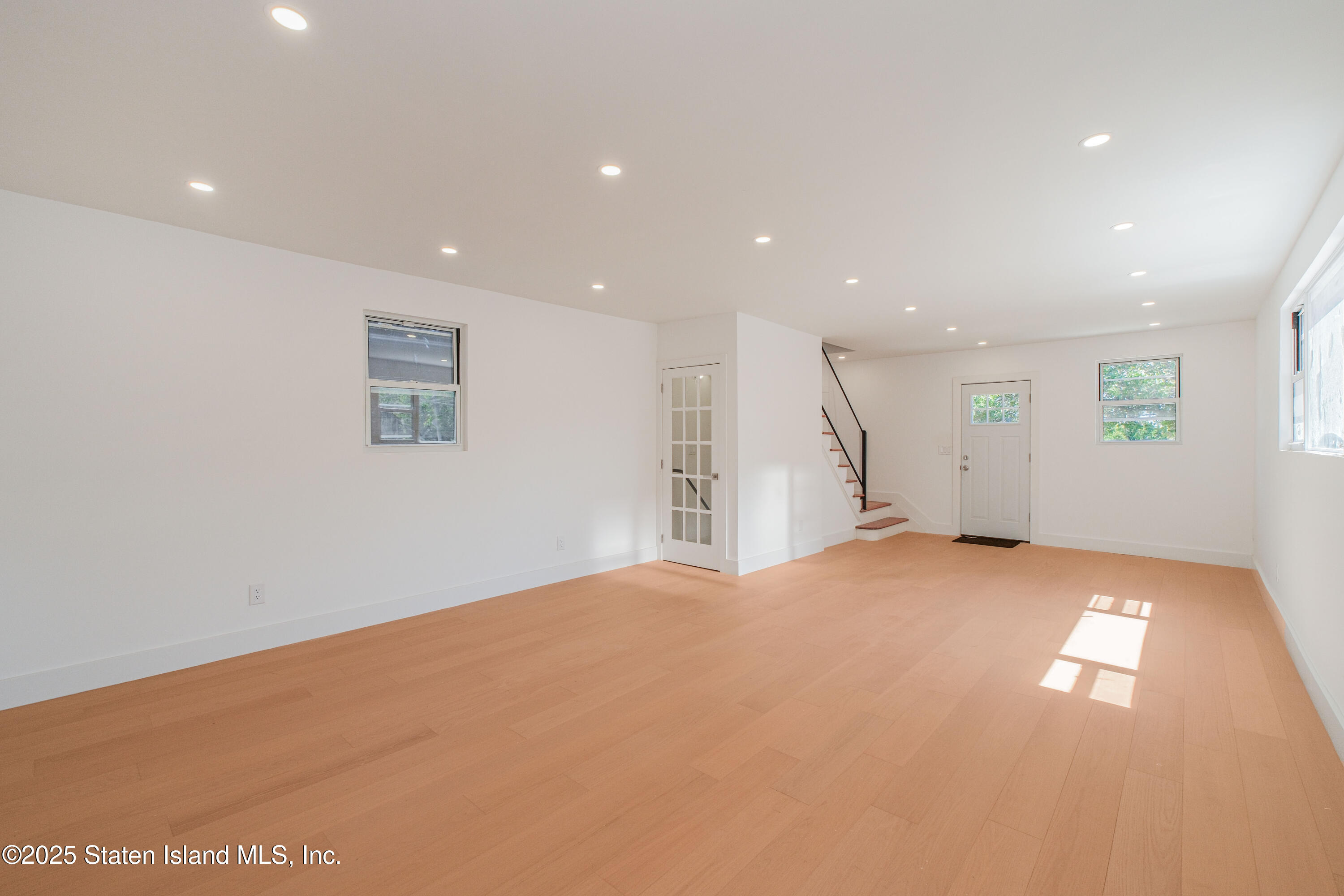 9 Russell Street Image 5