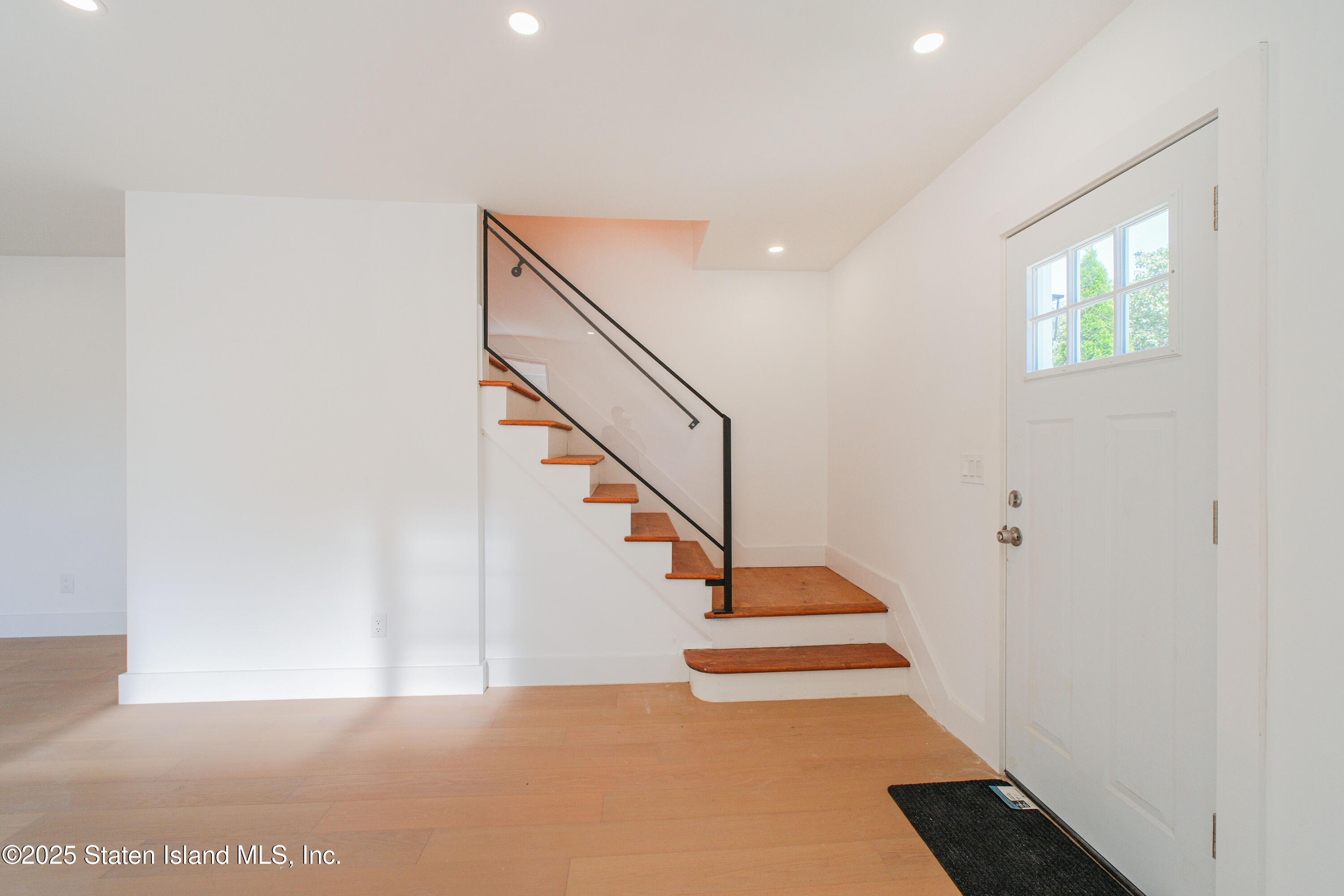 9 Russell Street Image 4