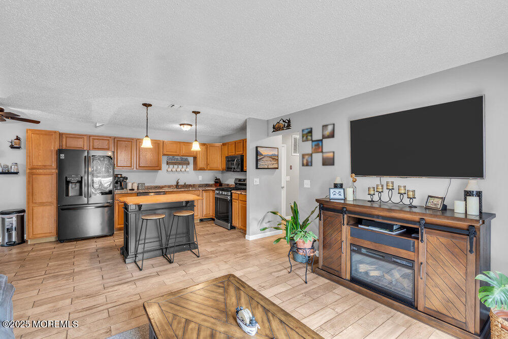 1506 Jasmine Court Image 2