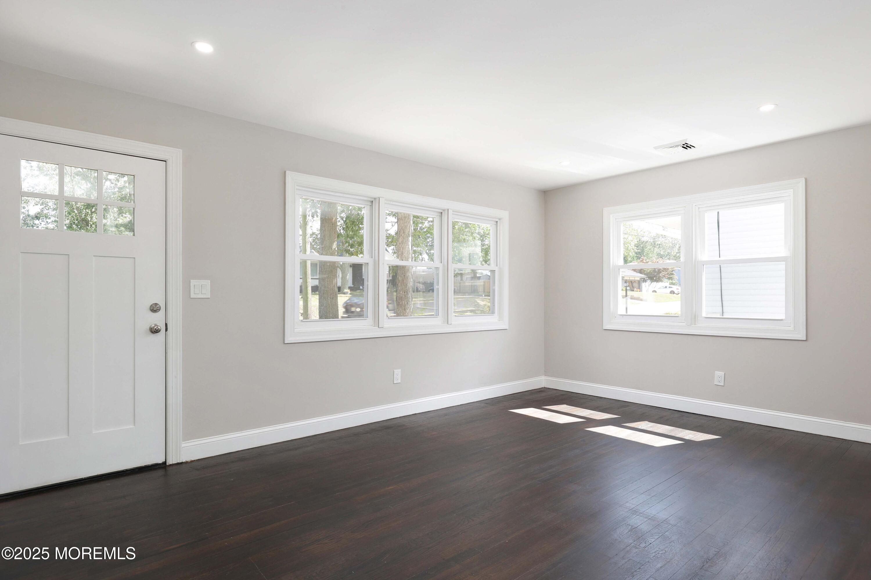 400 Surf Avenue, Beachwood, NJ, 08722 image 8