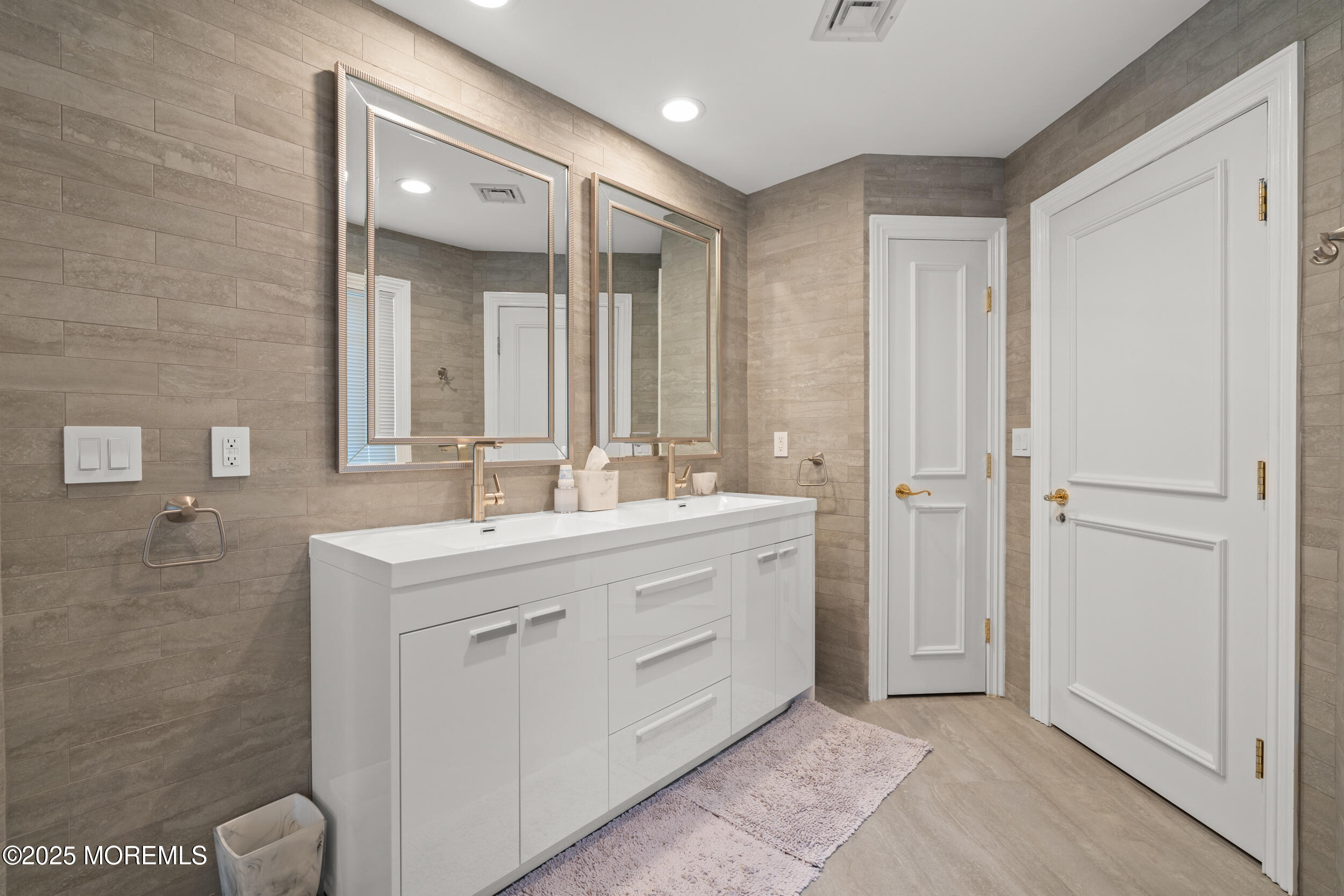 284 Park Avenue, Oakhurst, NJ, 07755 image 33