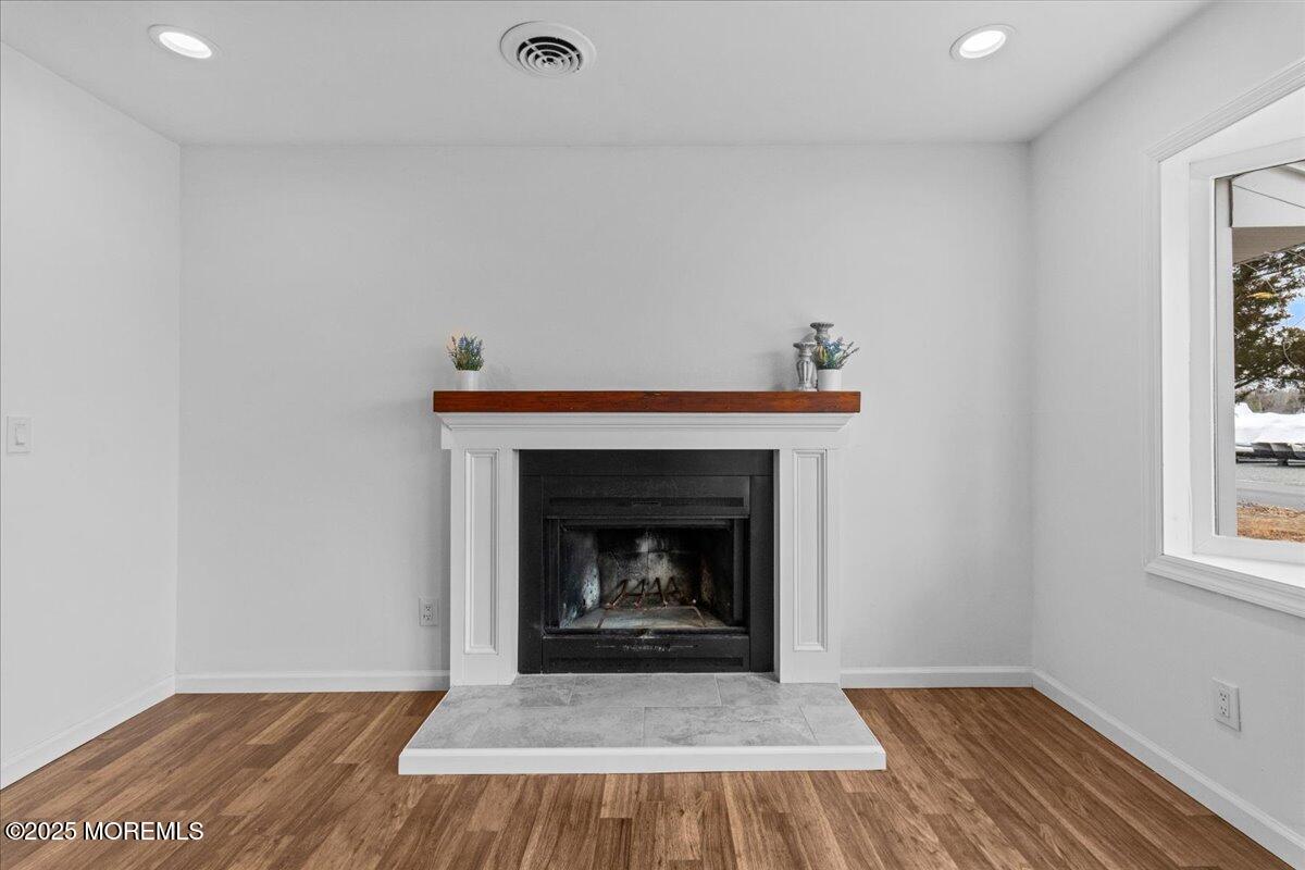 98 Marine Road Image 3