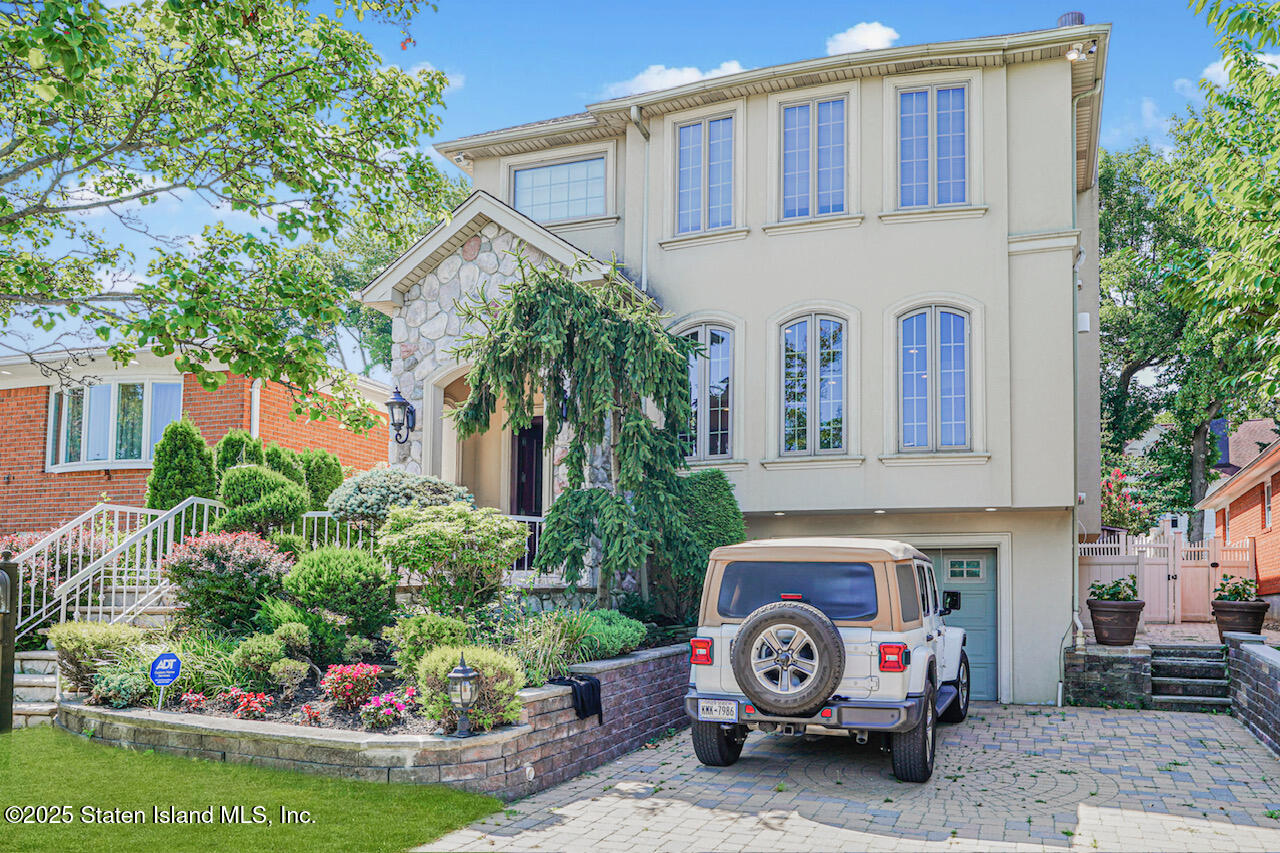 182 Benedict Avenue, Staten Island, NY, 10314