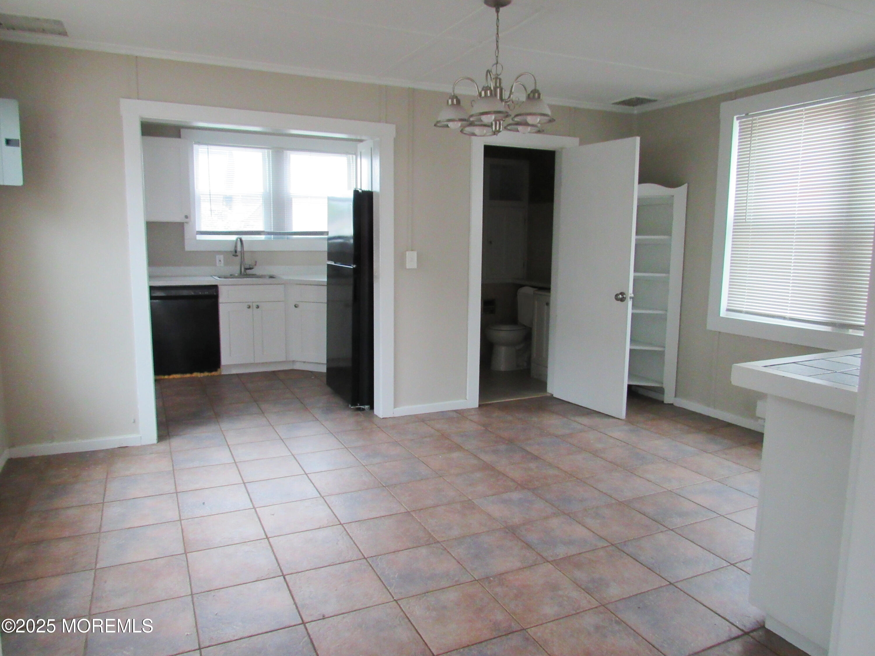 521 E Point Pleasant Avenue Image 4