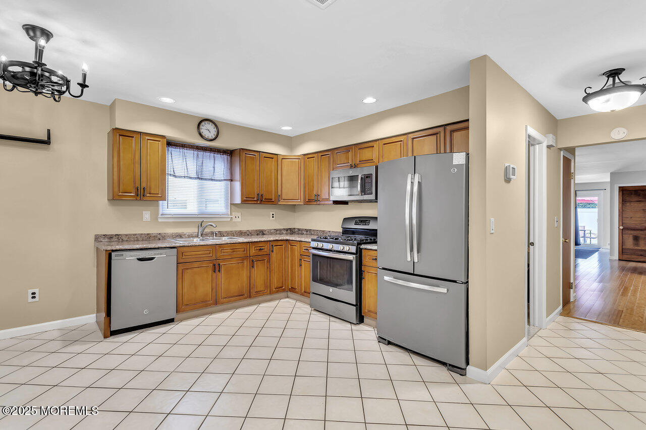 12 Lisa Court, Matawan, NJ, 07747 image 6