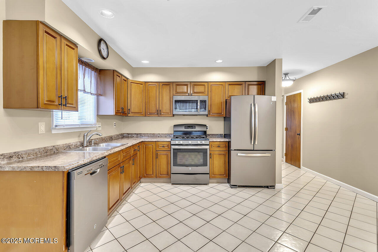 12 Lisa Court, Matawan, NJ, 07747 image 7