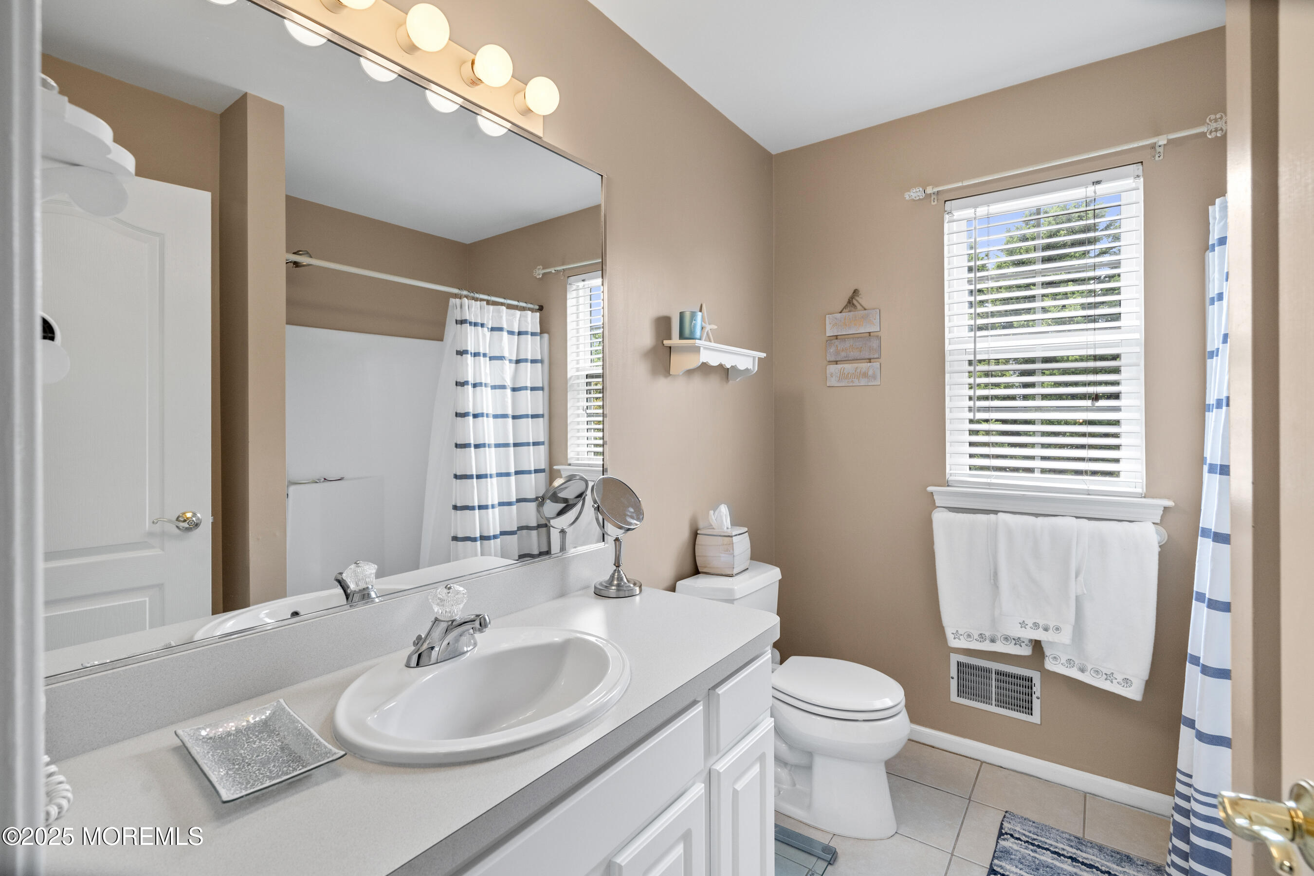 65 Chestnut Way Circle, Barnegat, NJ, 08005 image 32