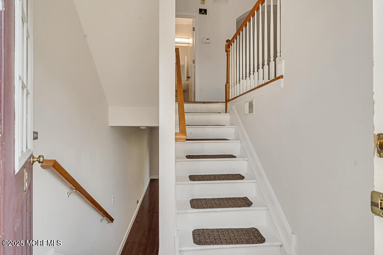 19 Russell Court Image 3