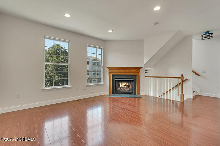 19 Russell Court Image 4