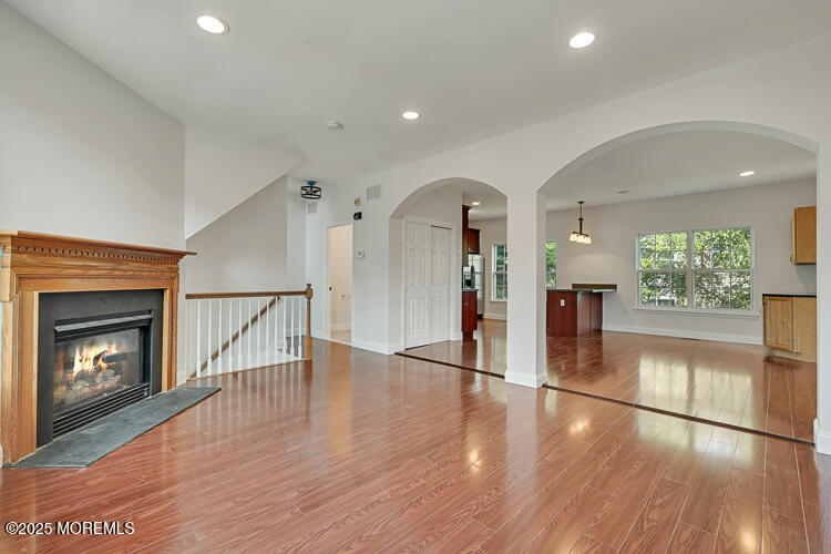 19 Russell Court Image 5