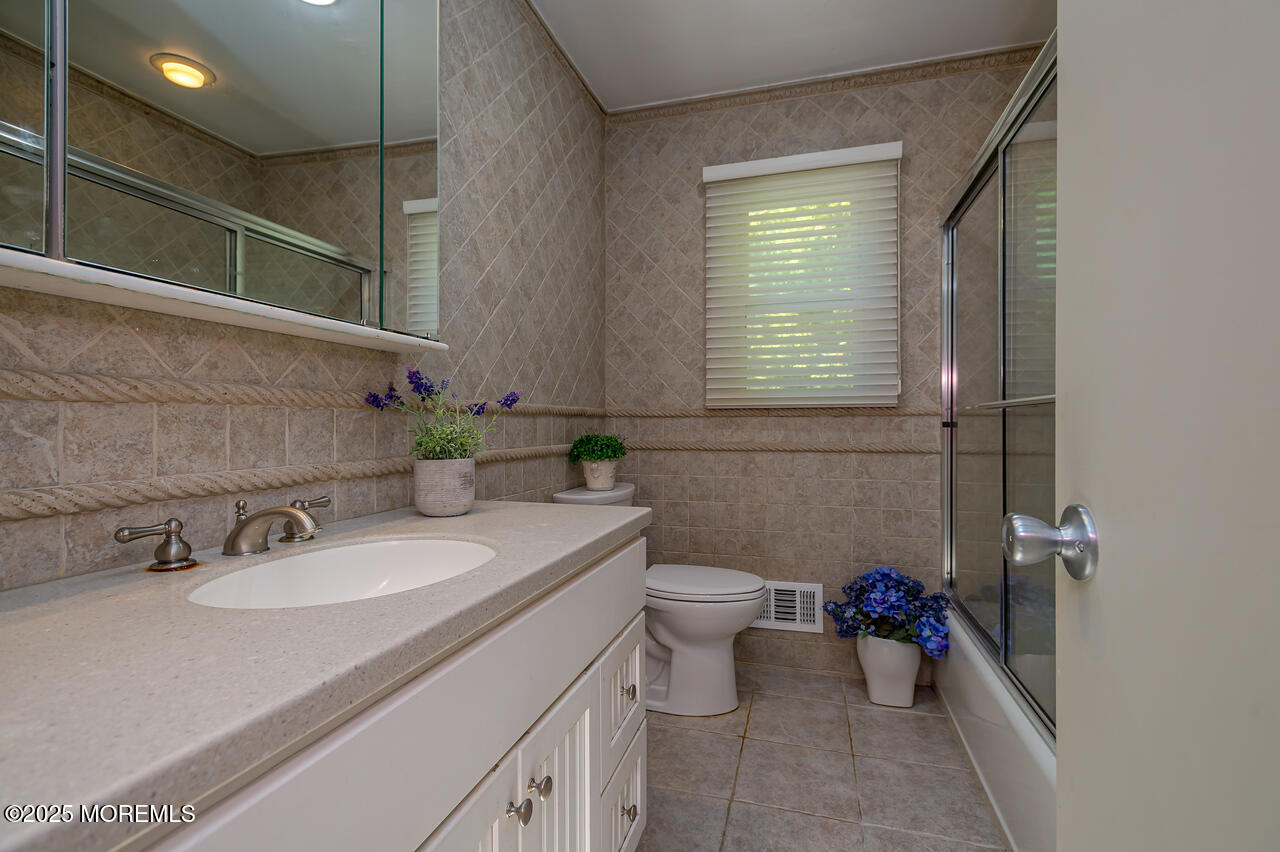 1 Sycamore Avenue, Freehold, NJ, 07728 image 25