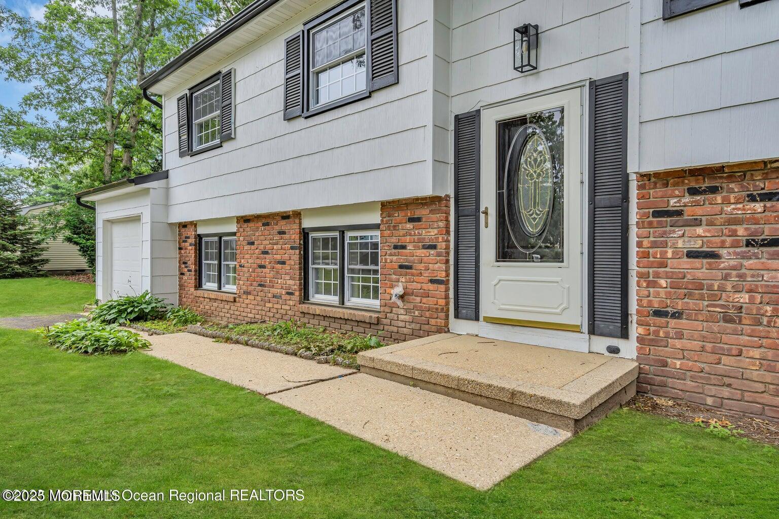 345 Dallas Drive Image 3
