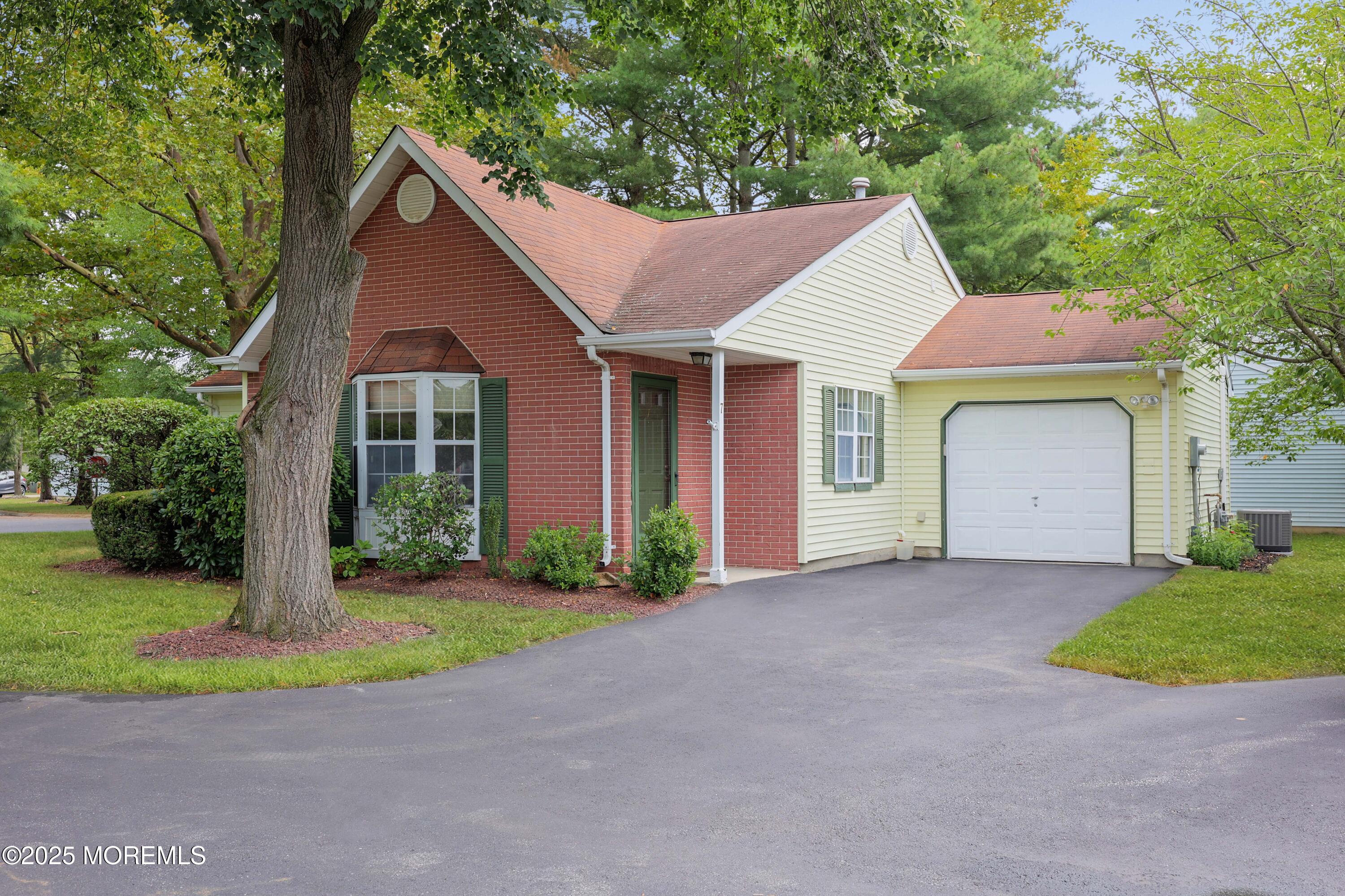 7 Morden Close, Freehold, NJ, 07728