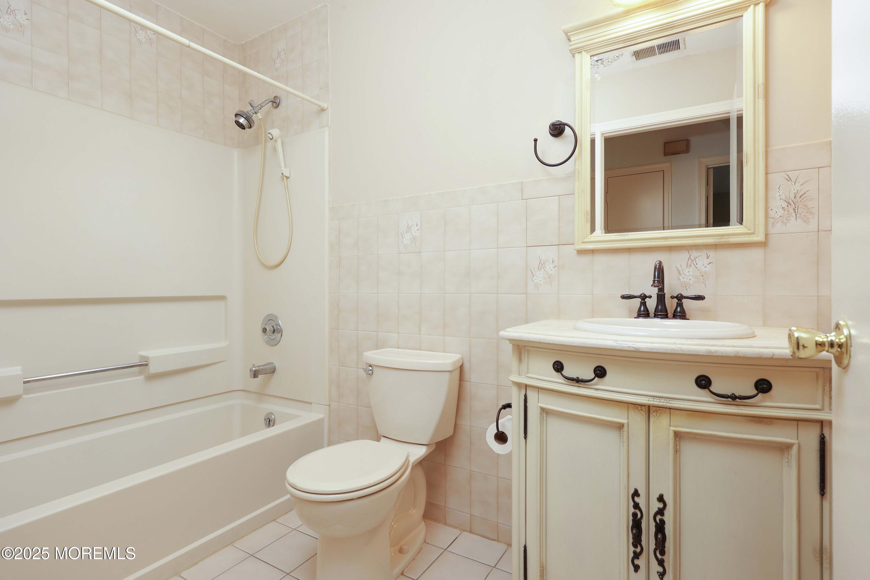 7 Morden Close, Freehold, NJ, 07728 image 20