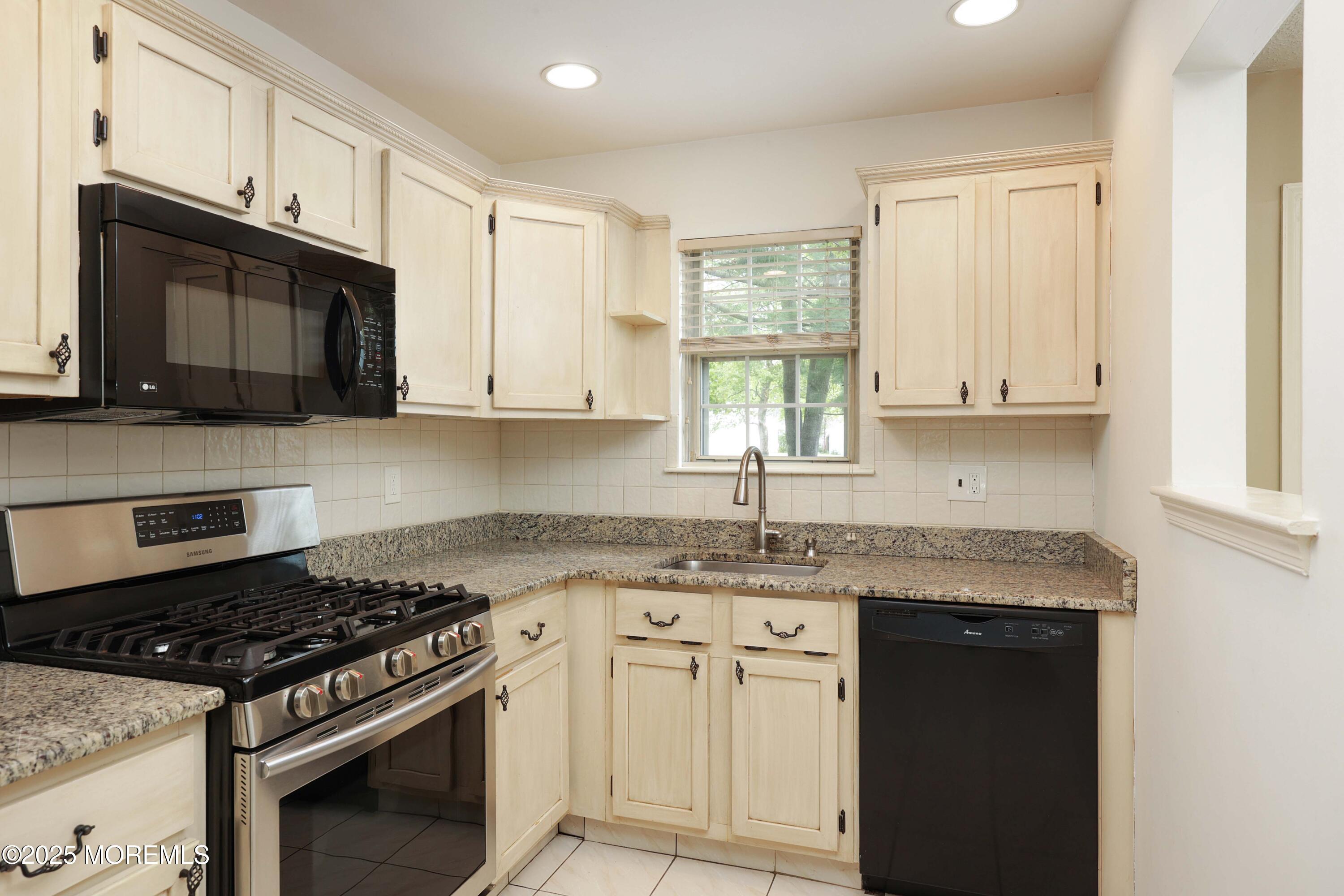 7 Morden Close, Freehold, NJ, 07728 image 9