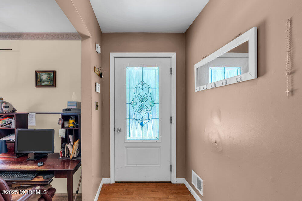 623 Cosy Lane Image 2