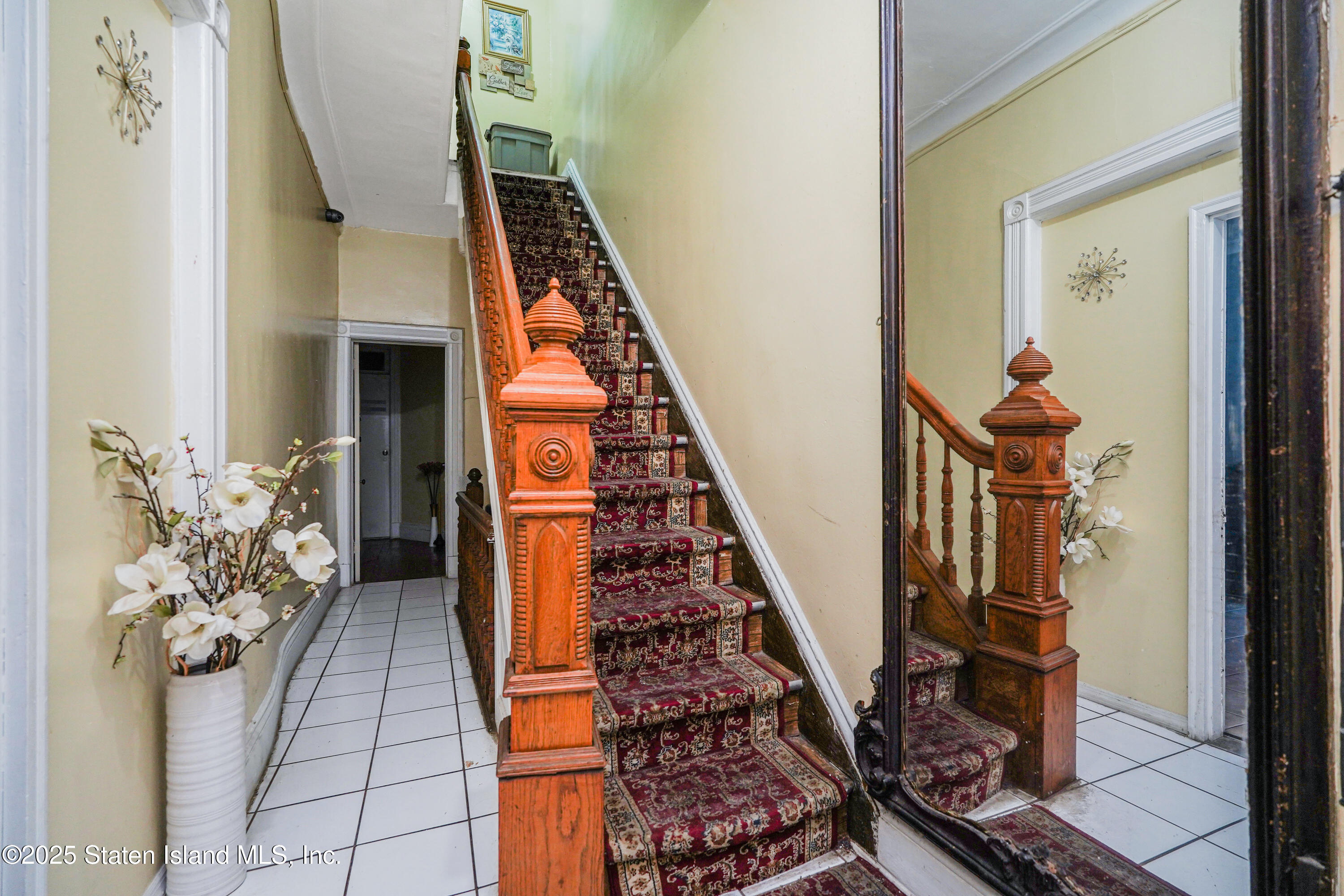 517 40 Street Image 4