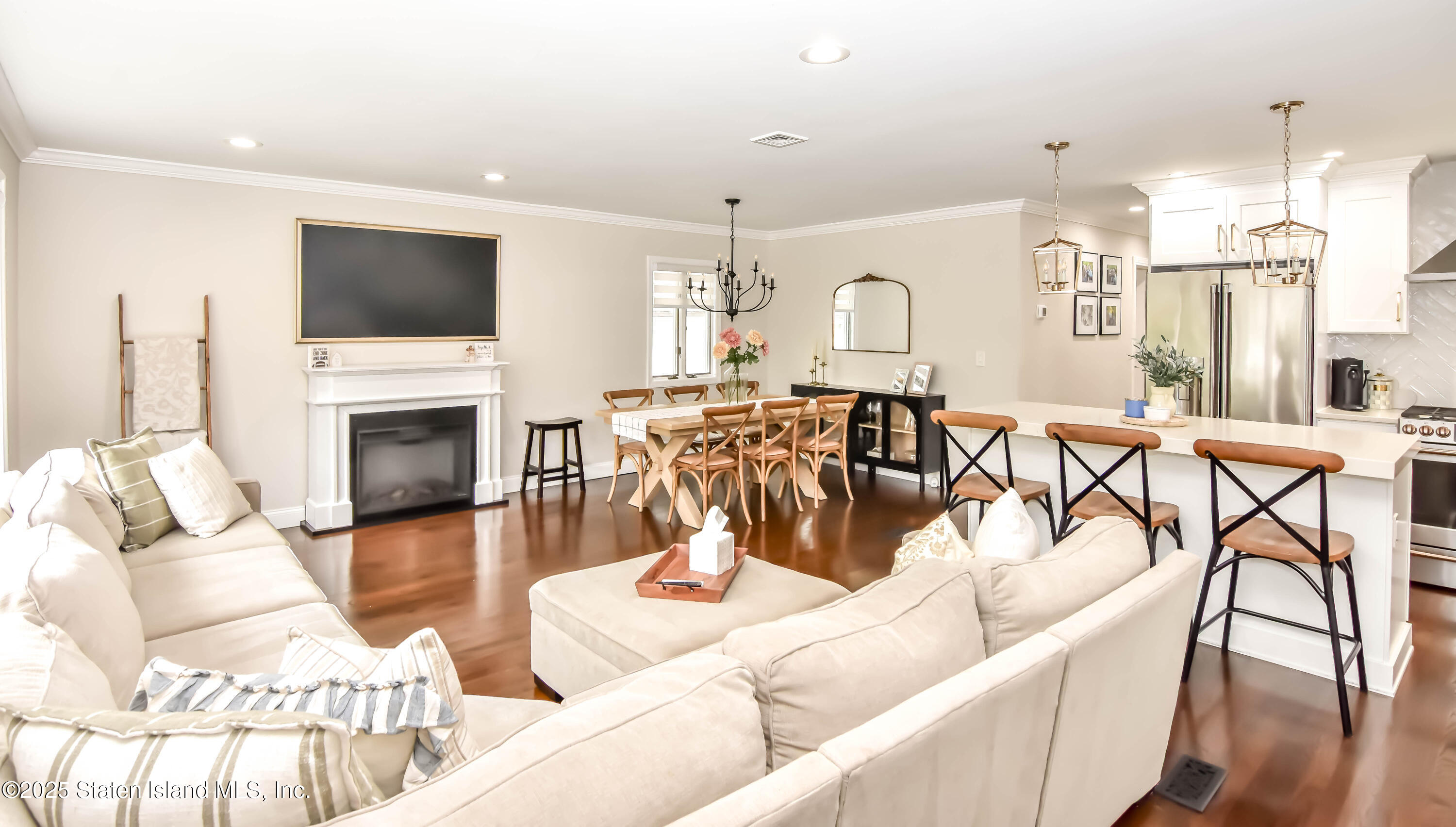 192 Seidman Ave Image 4