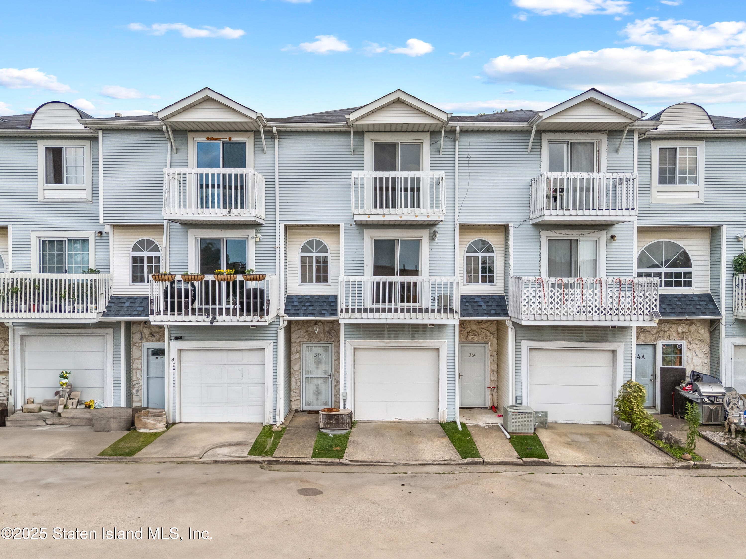 38 A Country Drive East, Staten Island, NY, 10314