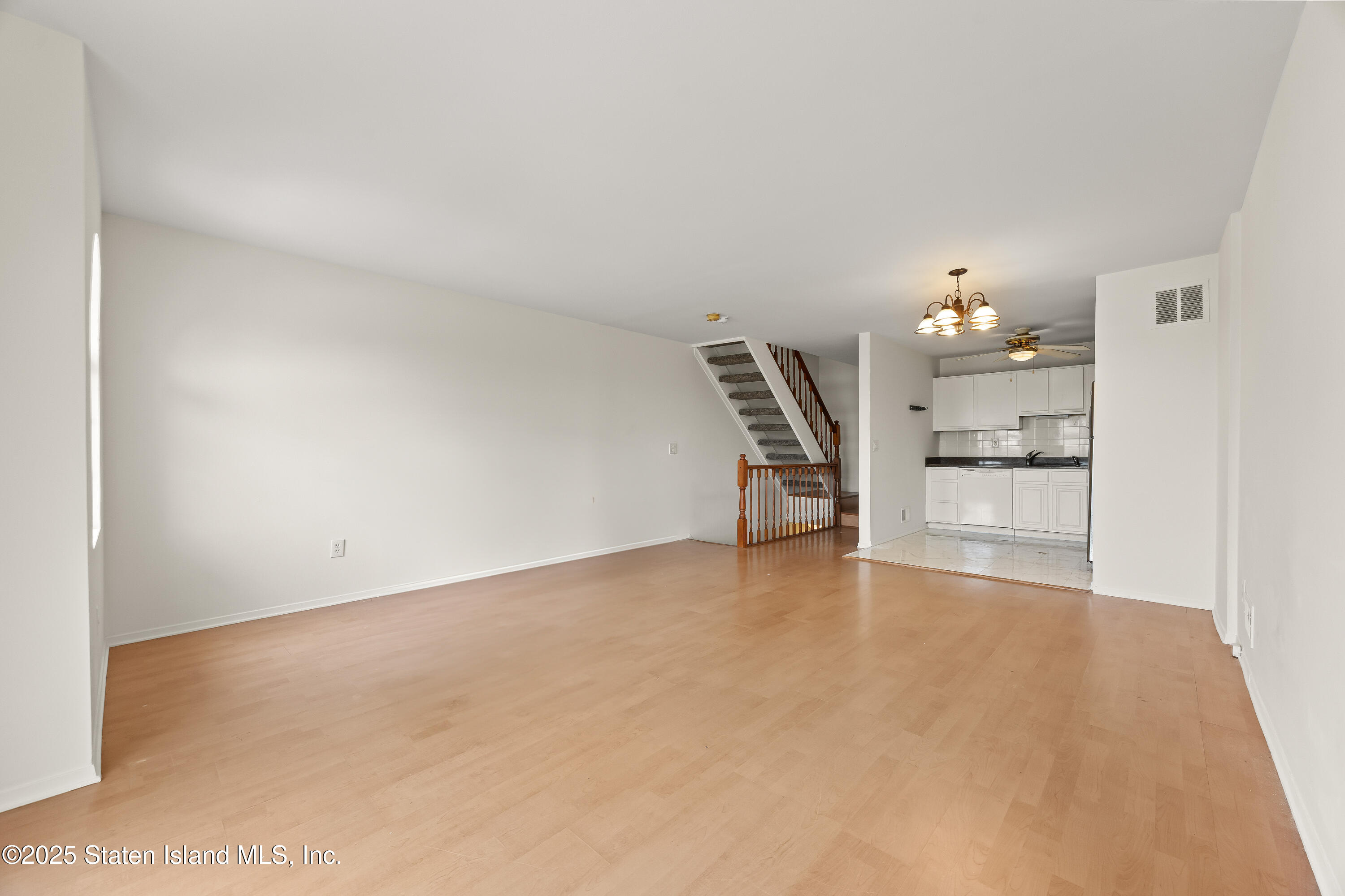 38 A Country Drive East, Staten Island, NY, 10314 image 7