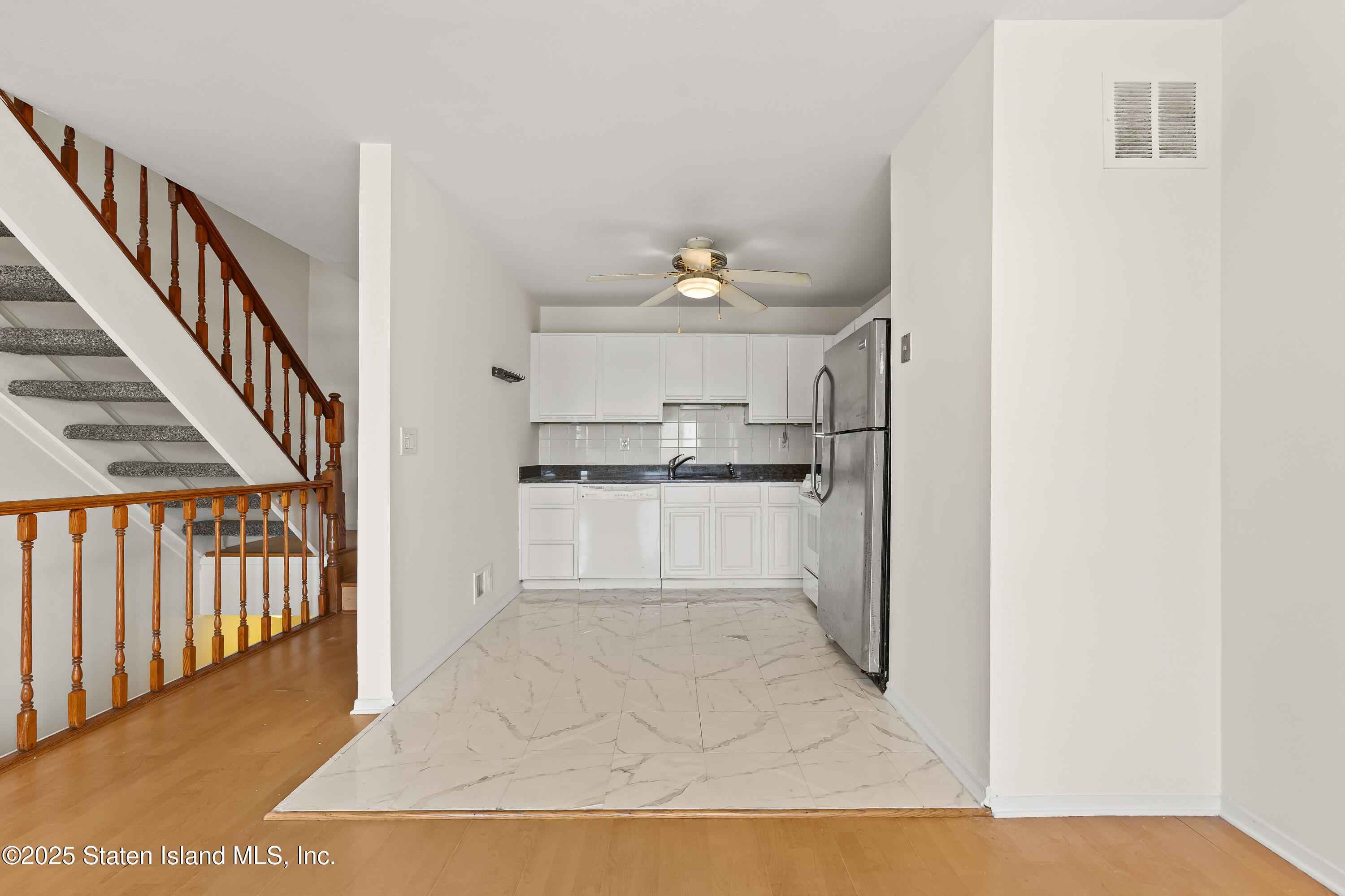 38 A Country Drive East, Staten Island, NY, 10314 image 9
