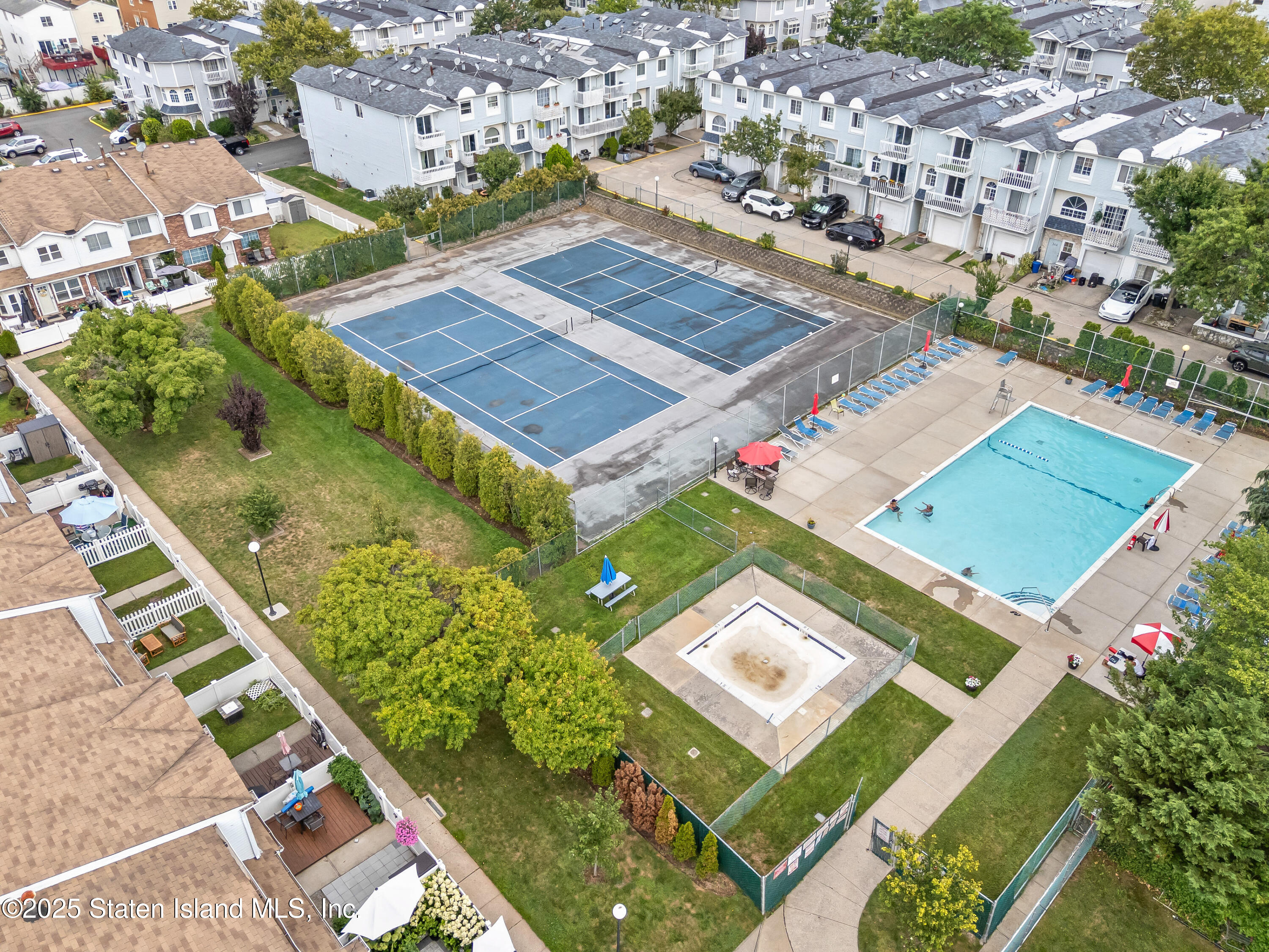 38 A Country Drive East, Staten Island, NY, 10314 image 23