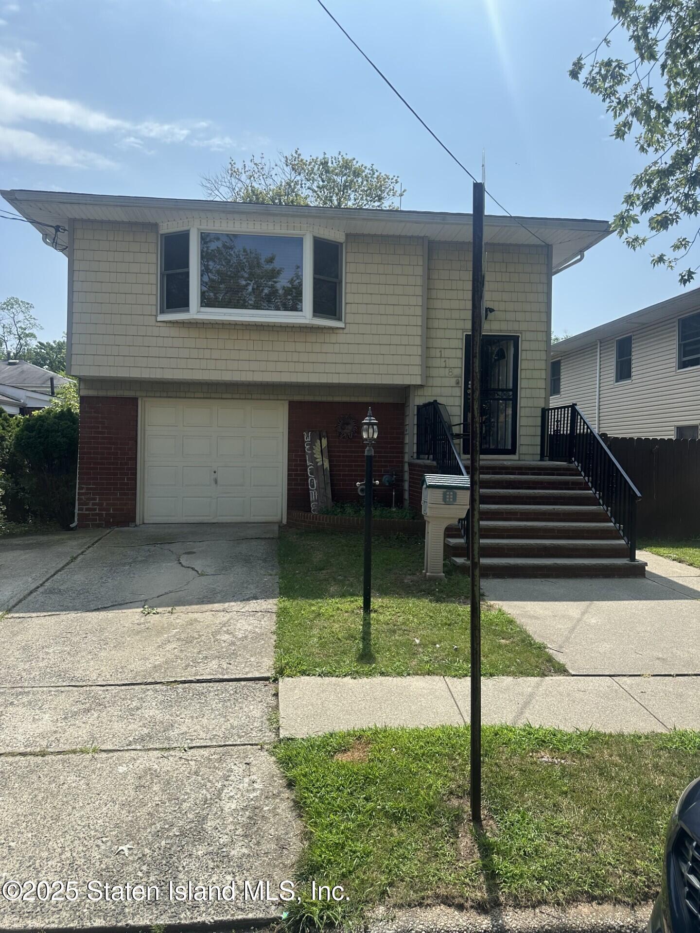 118 Greencroft Avenue, Staten Island, NY, 10308