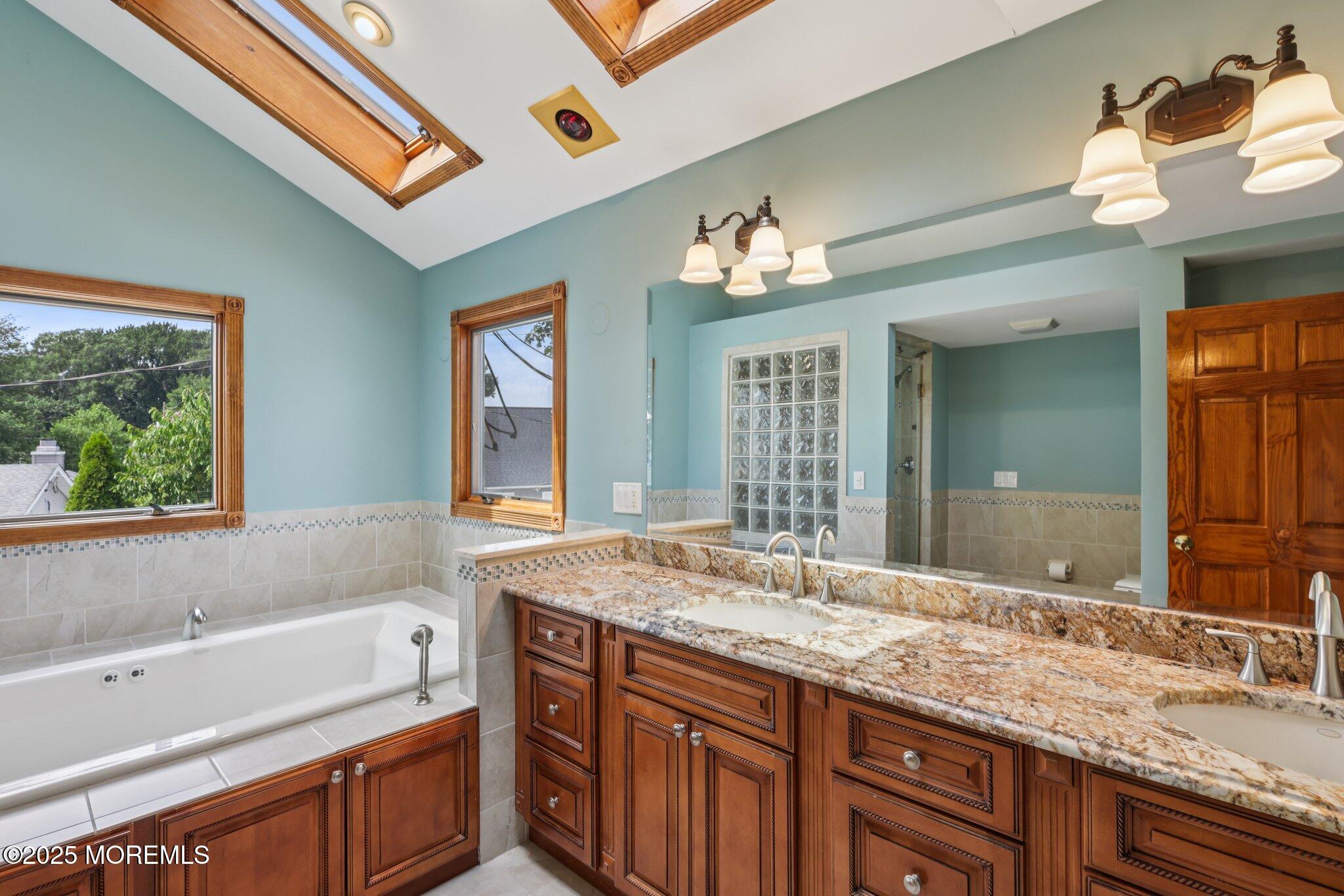 40 North Circle, Aberdeen, NJ, 07747 image 37