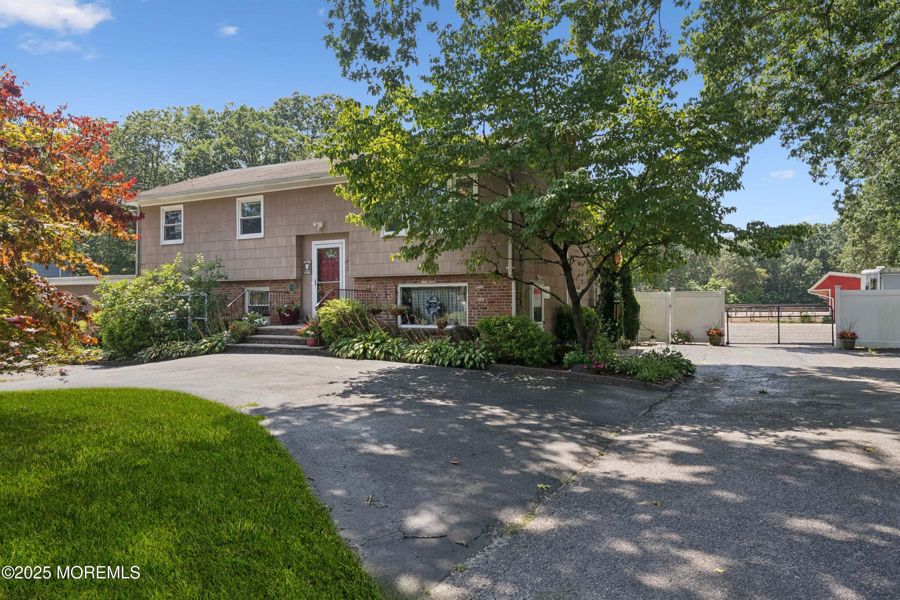 538 Frank Applegate Road Image 2