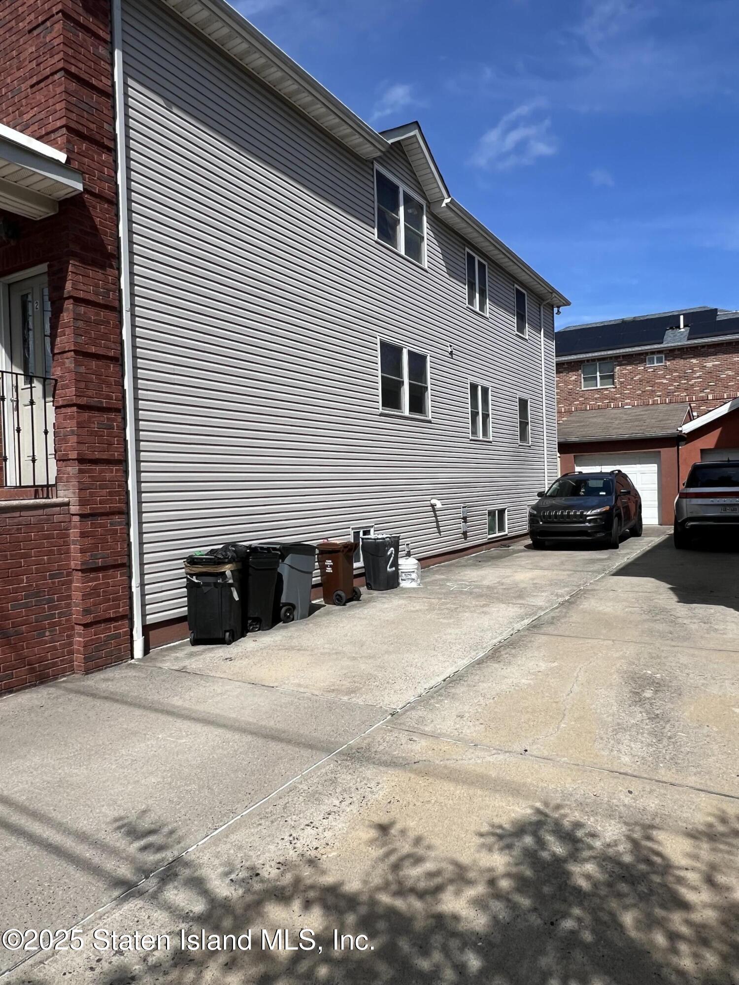 645 Lamont Avenue Image 5