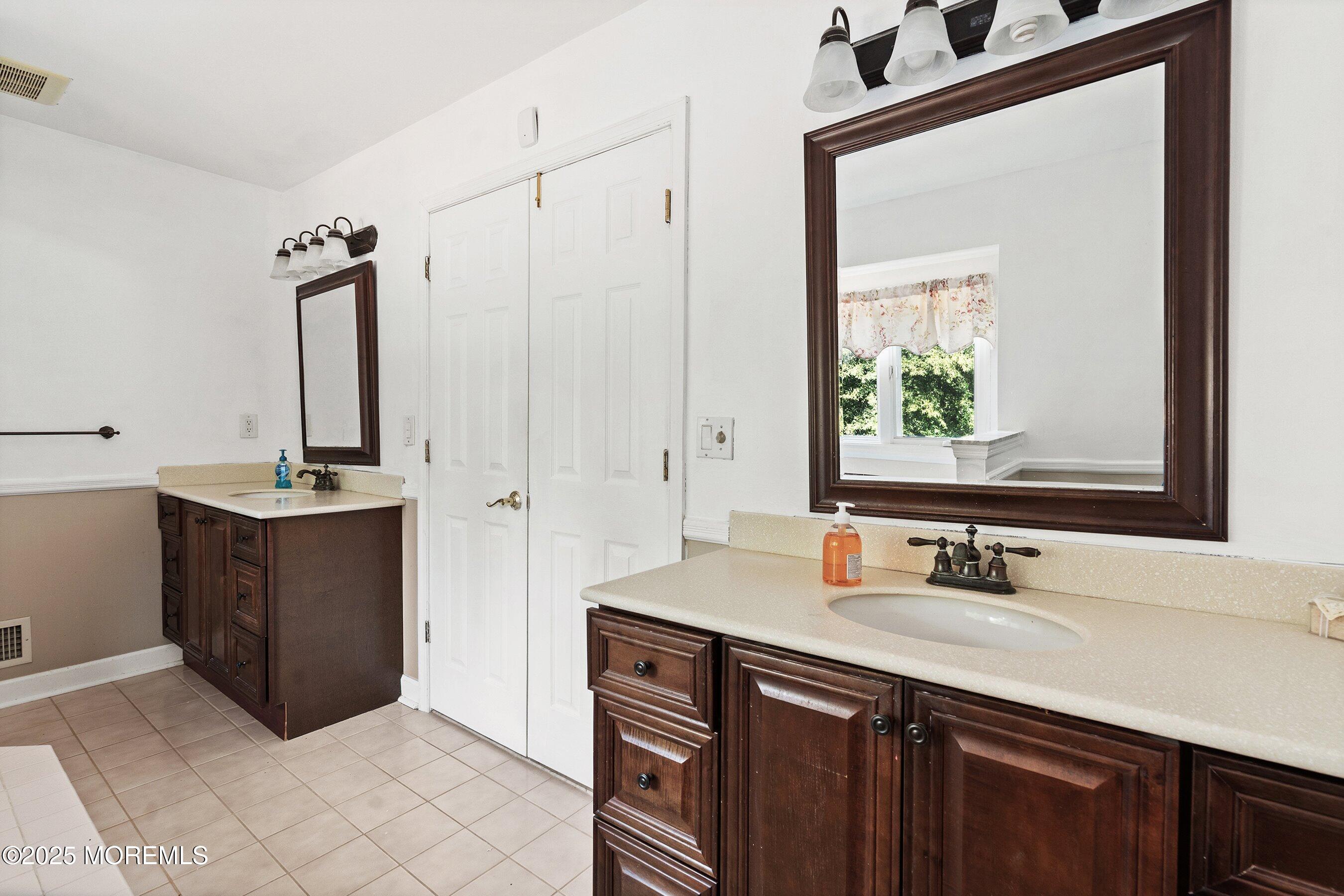 2 Mount Drive, Millstone, NJ, 08535 image 25