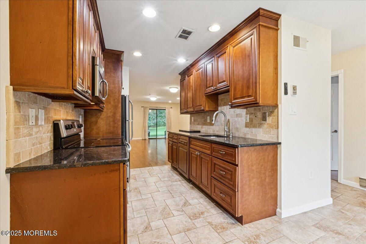 70 Overlook Way E, Manalapan, NJ, 07726 image 6