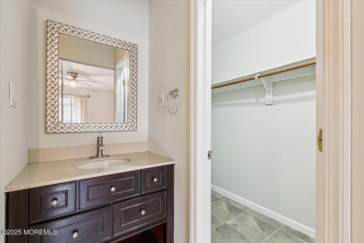 70 Overlook Way E, Manalapan, NJ, 07726 image 13