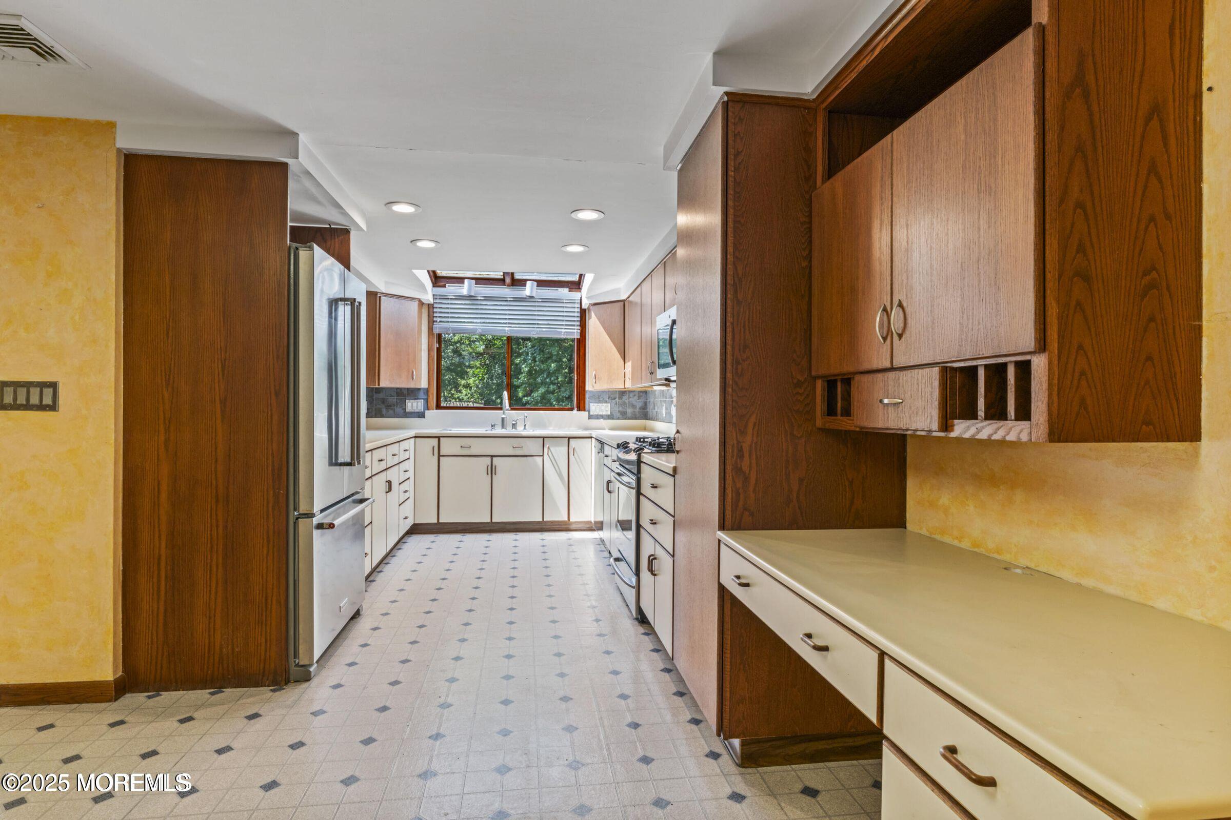 8 Greenwood Place, Middletown, NJ, 07748 image 9