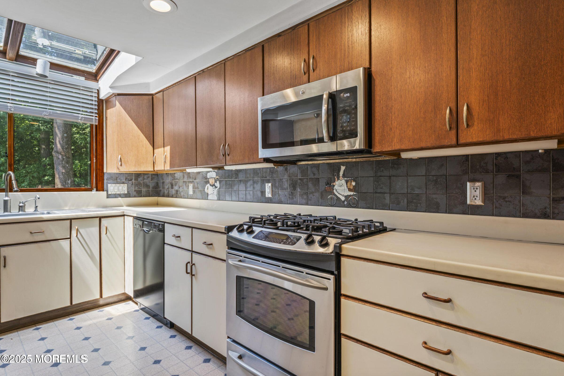 8 Greenwood Place, Middletown, NJ, 07748 image 10
