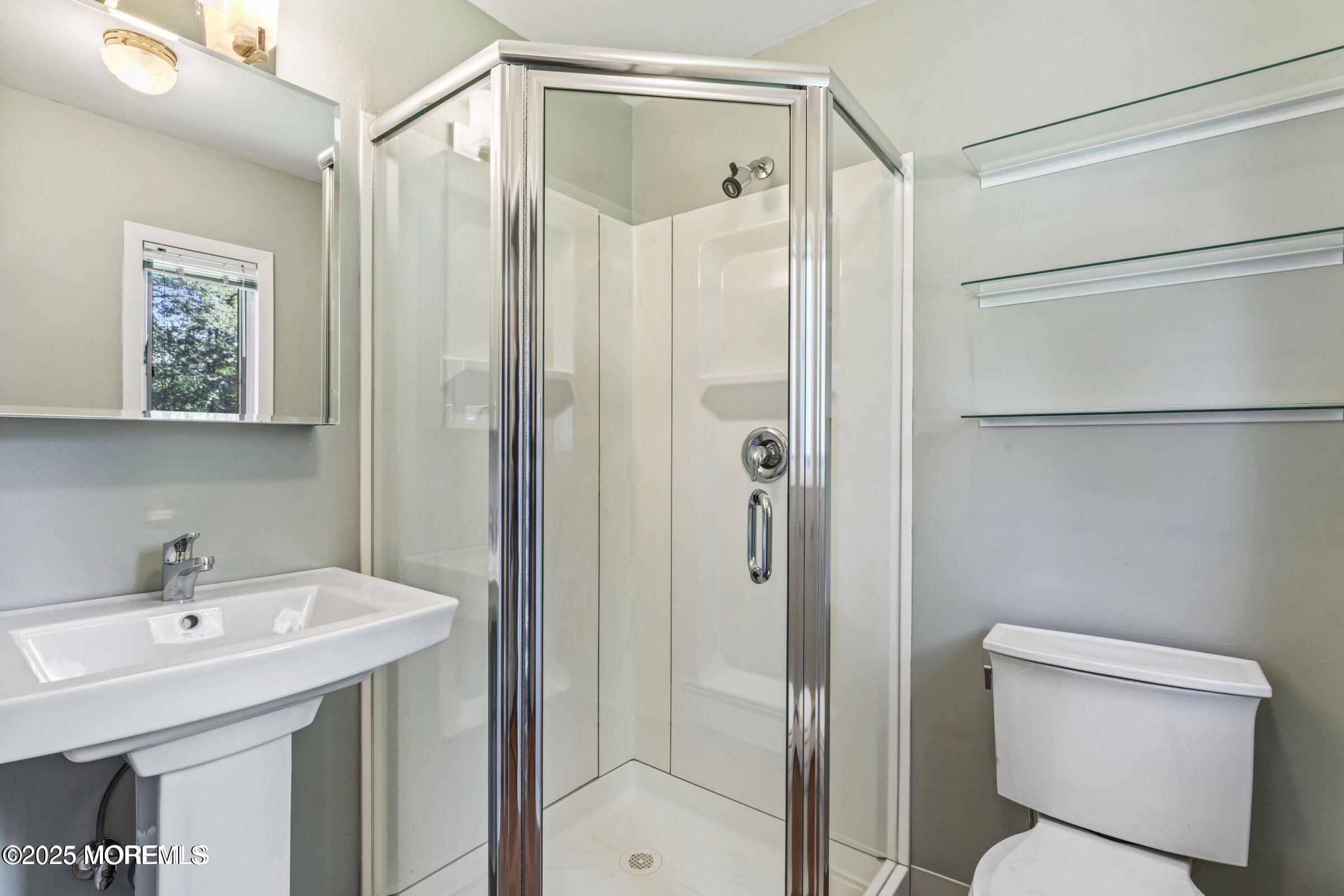8 Greenwood Place, Middletown, NJ, 07748 image 17
