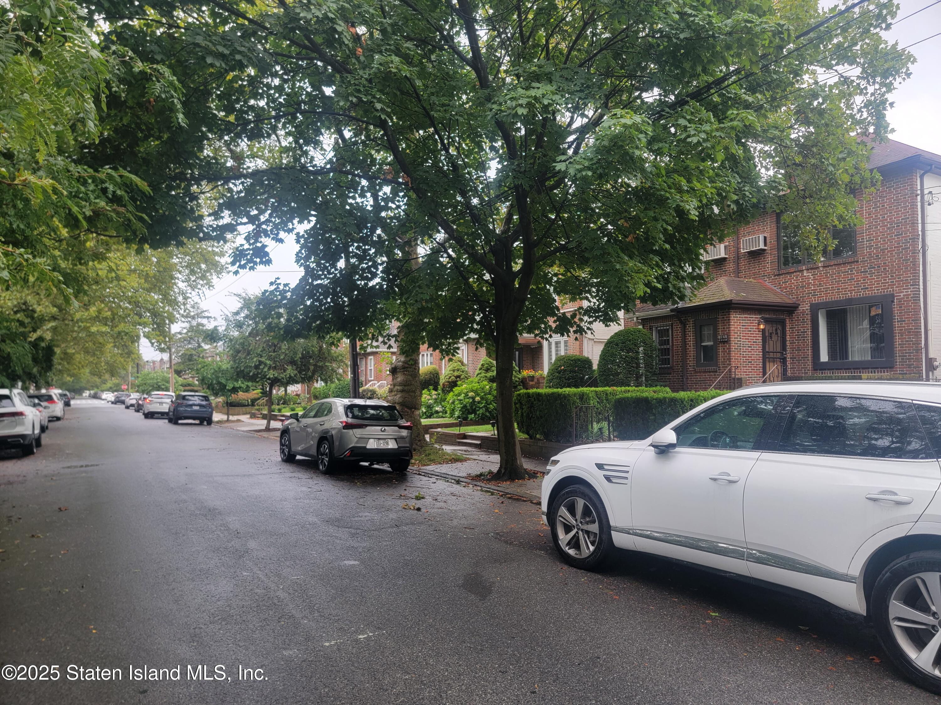 1740 E 31 Street Image 3