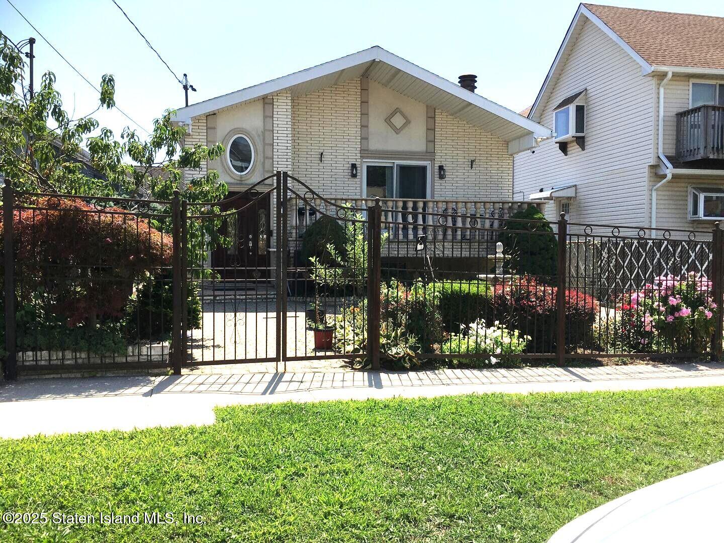 226 Olympia Boulevard Image 2