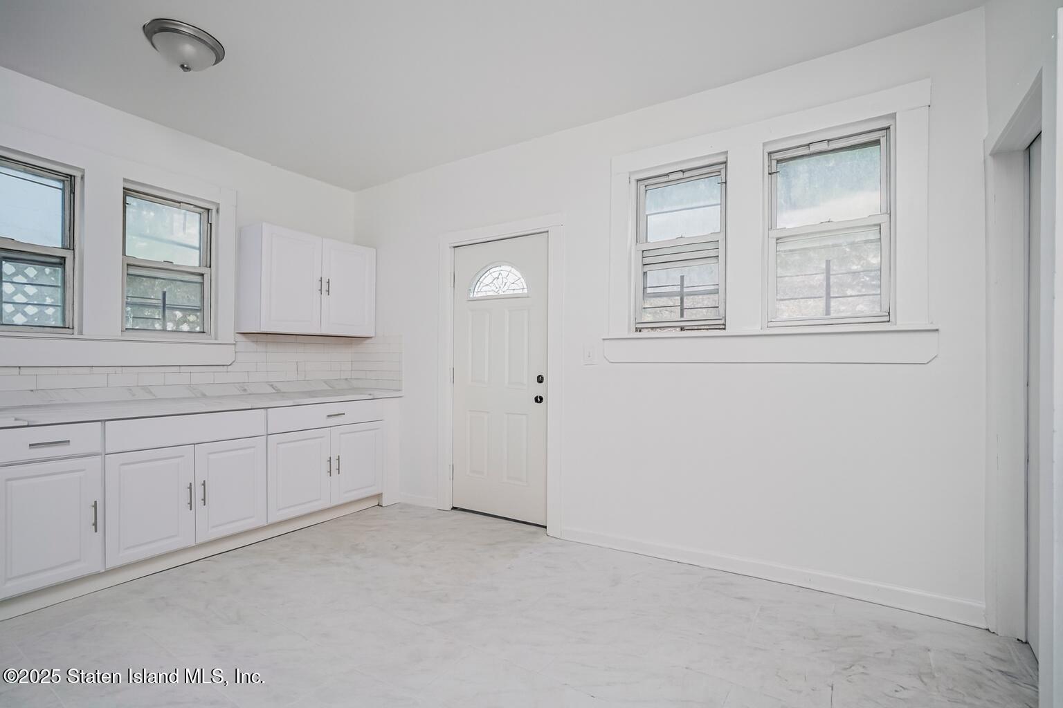 16 Van Buren Street Image 4