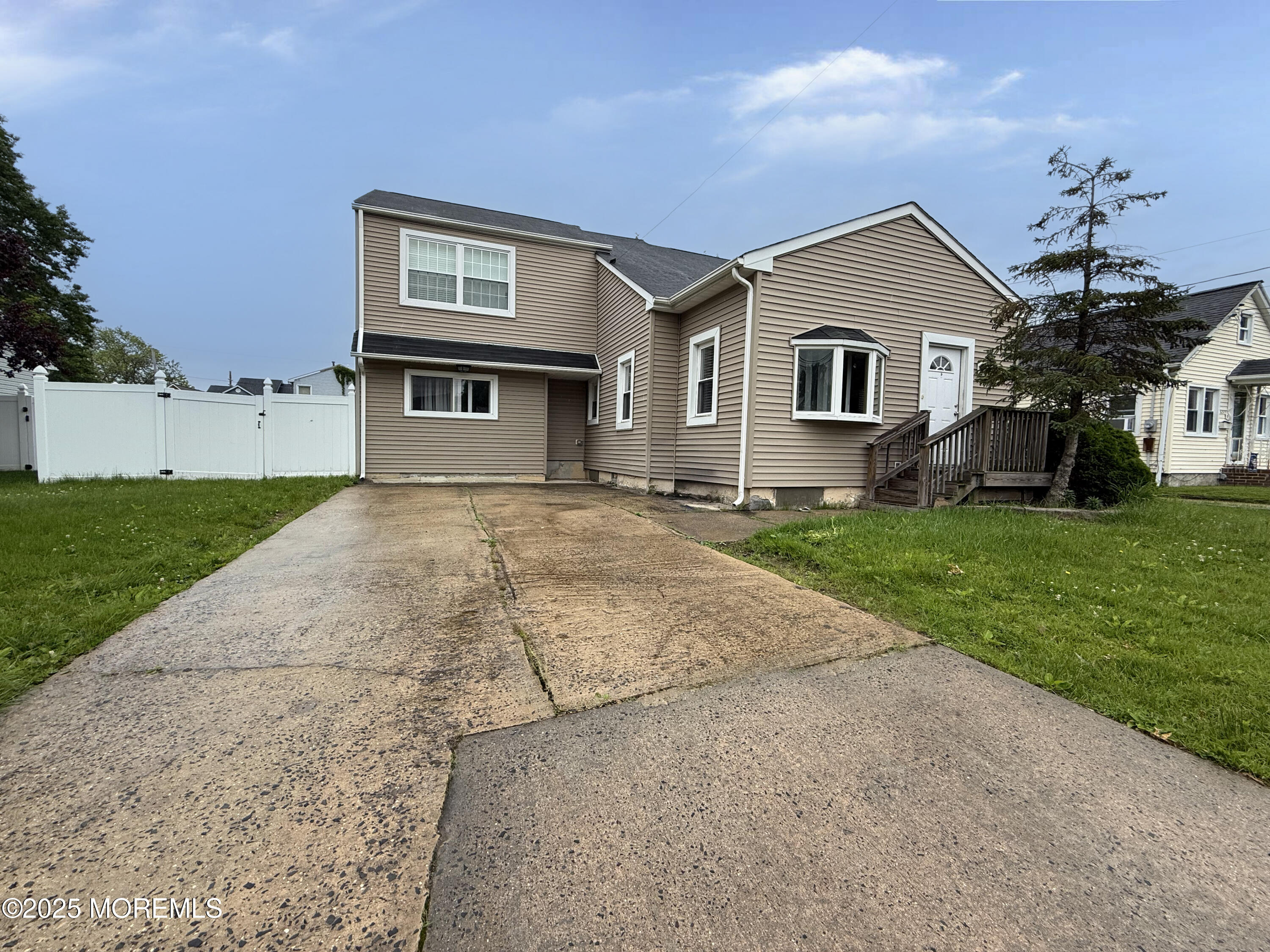 631 Sydney Avenue Image 4