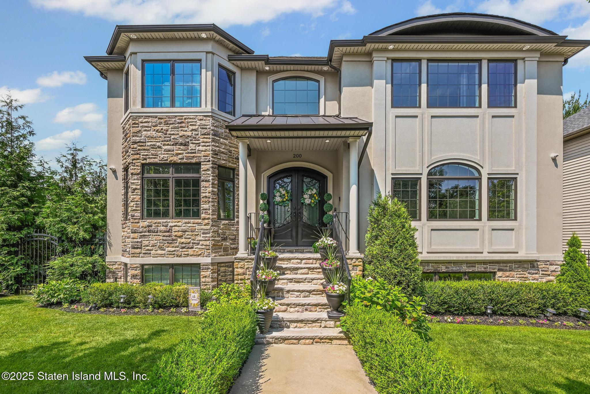 200 Cheevers Lane, Staten Island, NY, 10307