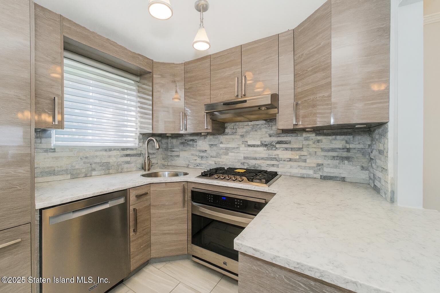 78 Amanda Court, Staten Island, NY, 10312 image 24