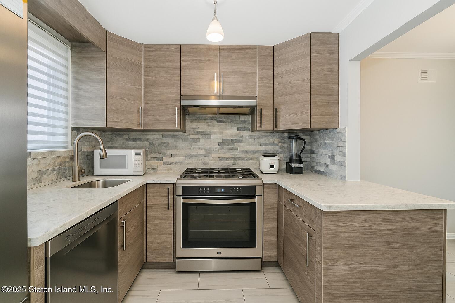 78 Amanda Court, Staten Island, NY, 10312 image 29