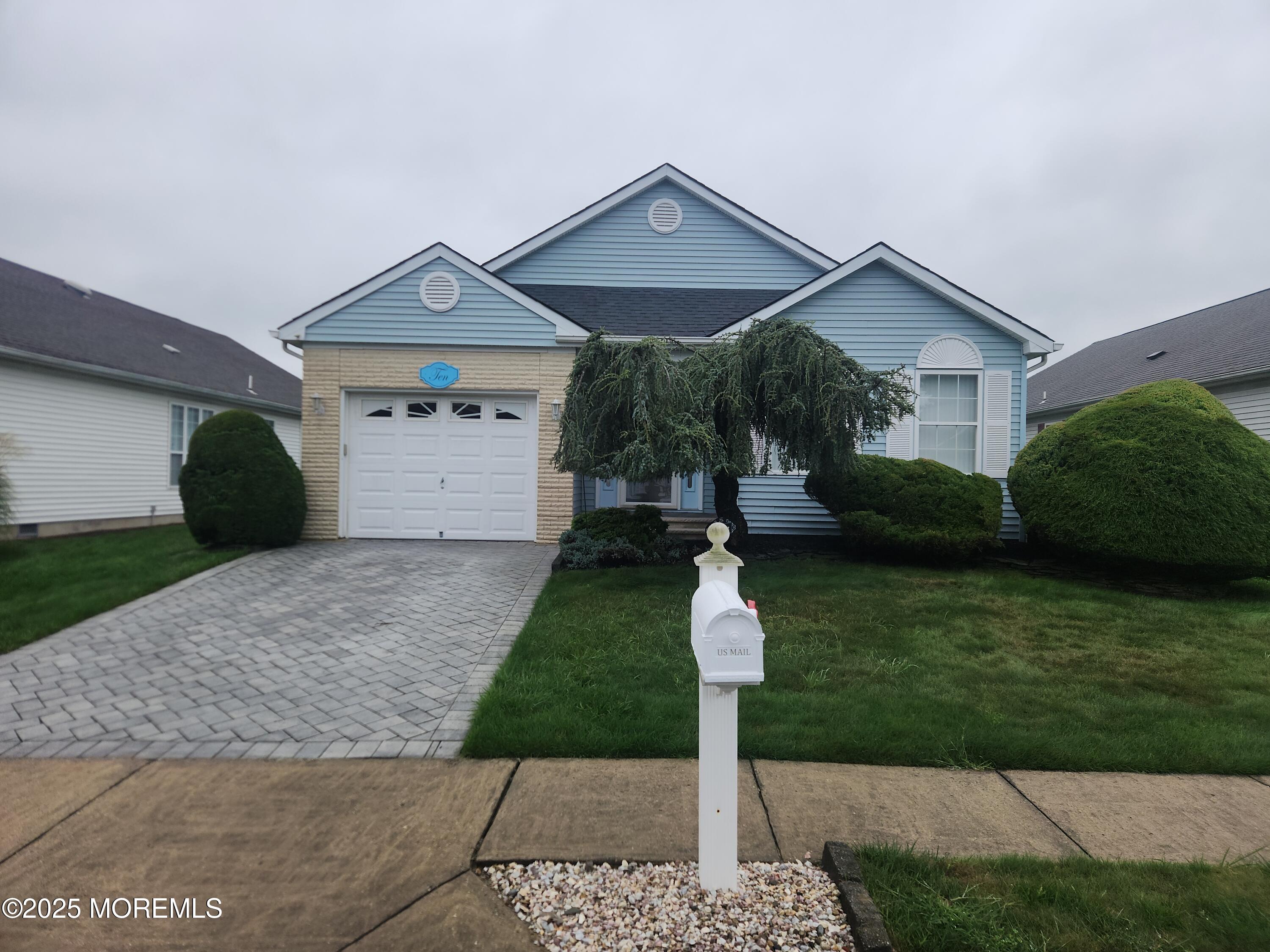 10 Cardigan Drive, Toms River, NJ, 08757