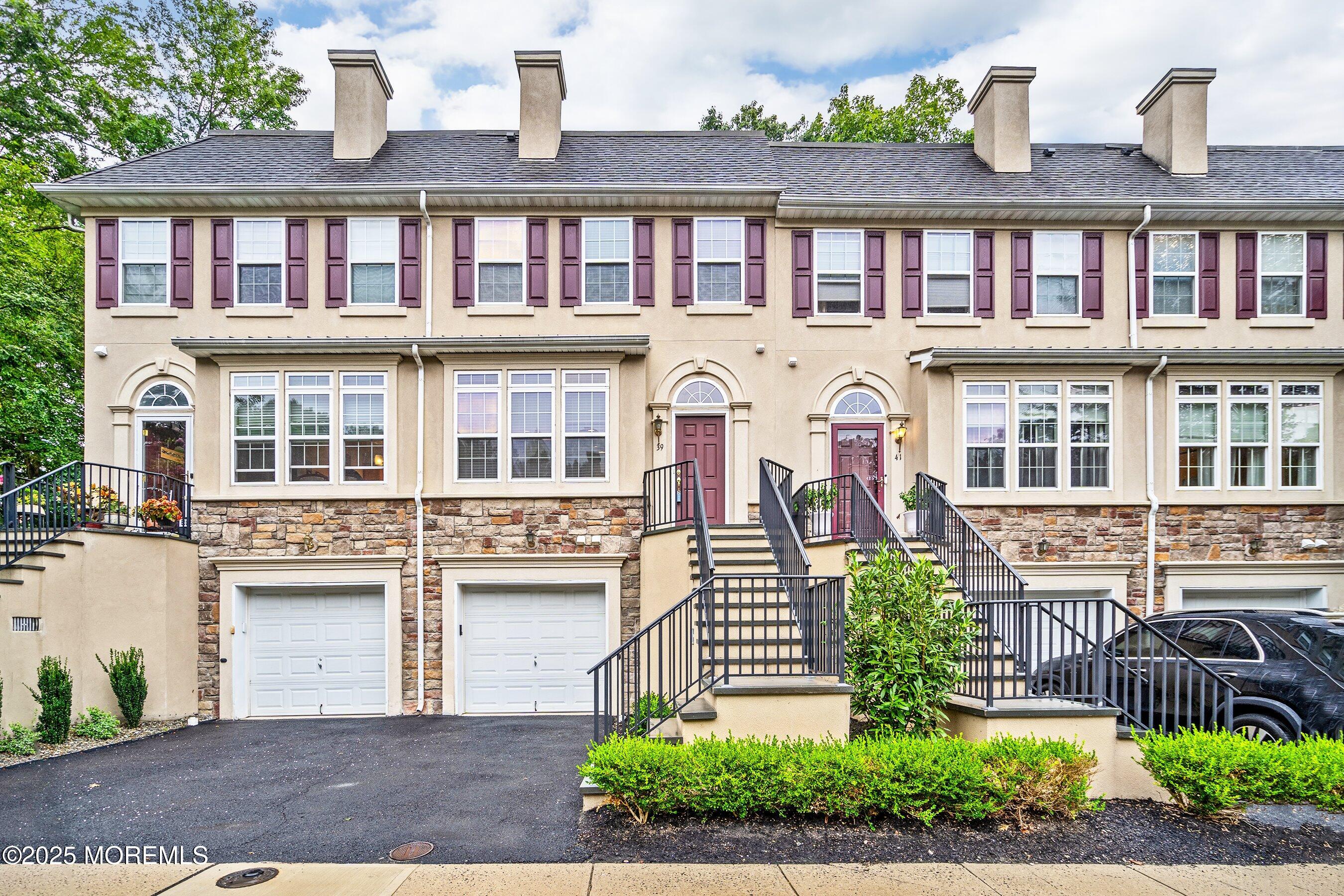 39 W Aspen Way, Aberdeen, NJ, 07747