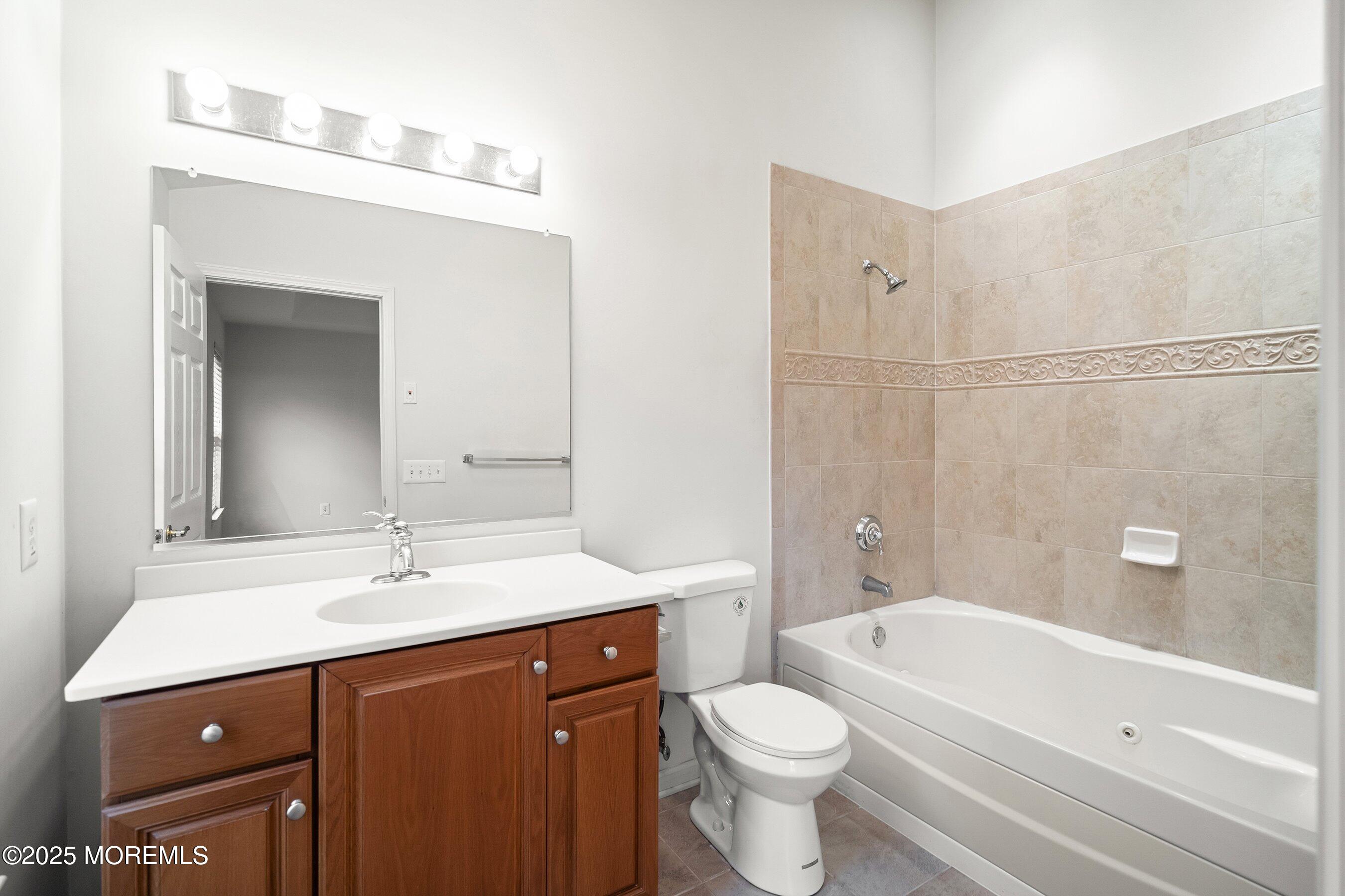 39 W Aspen Way, Aberdeen, NJ, 07747 image 16